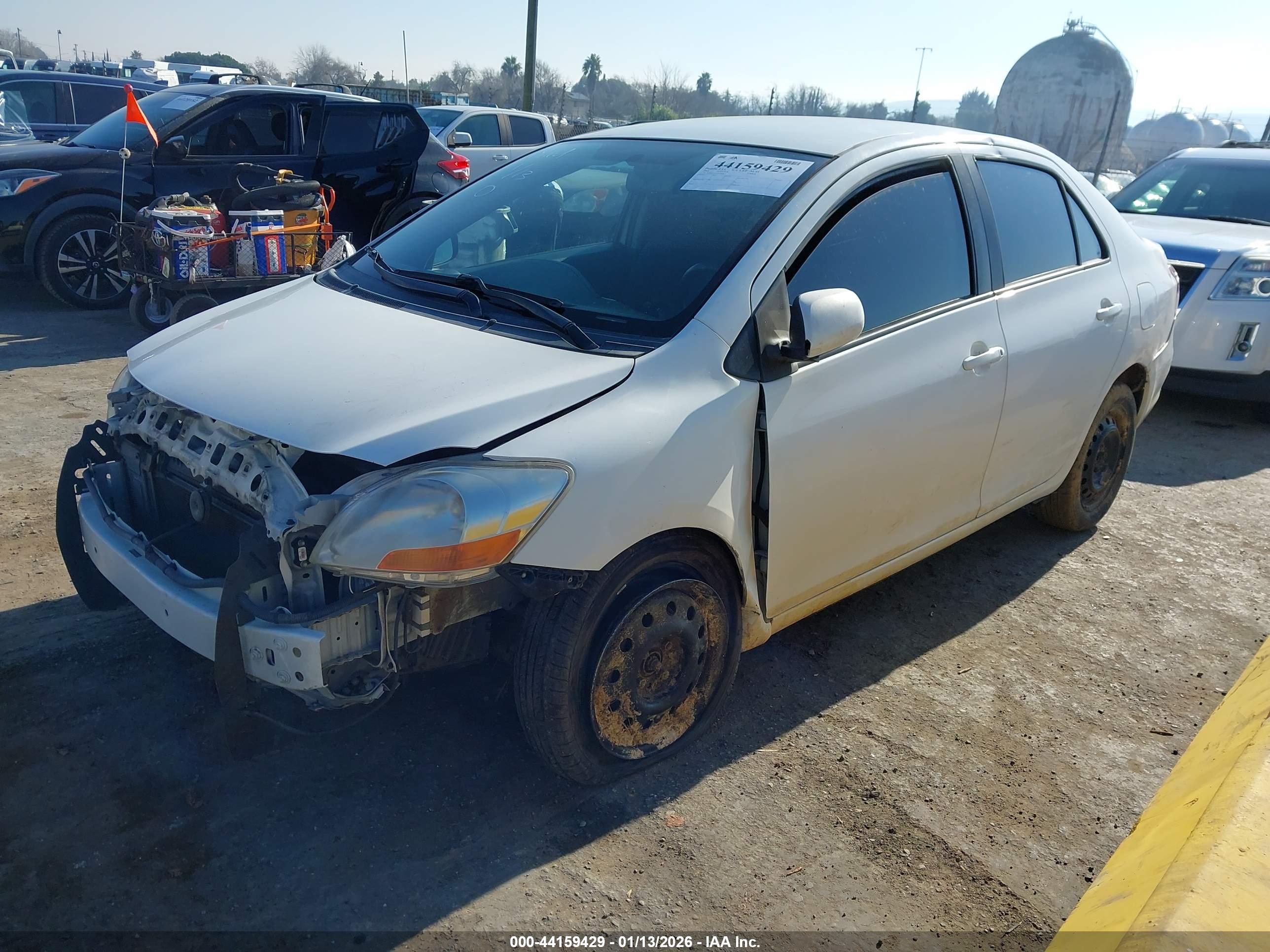 TOYOTA YARIS image 2