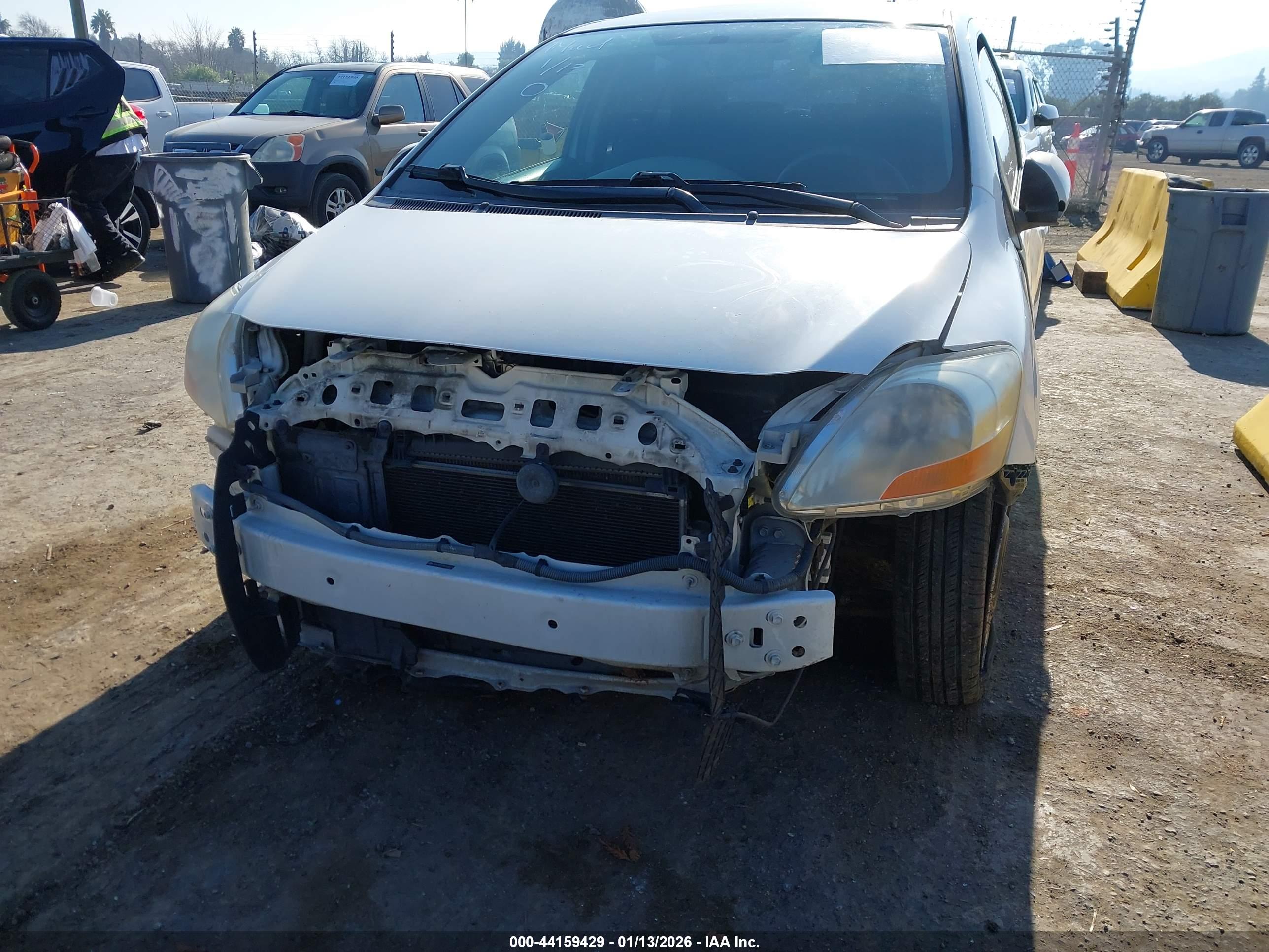 TOYOTA YARIS image 6