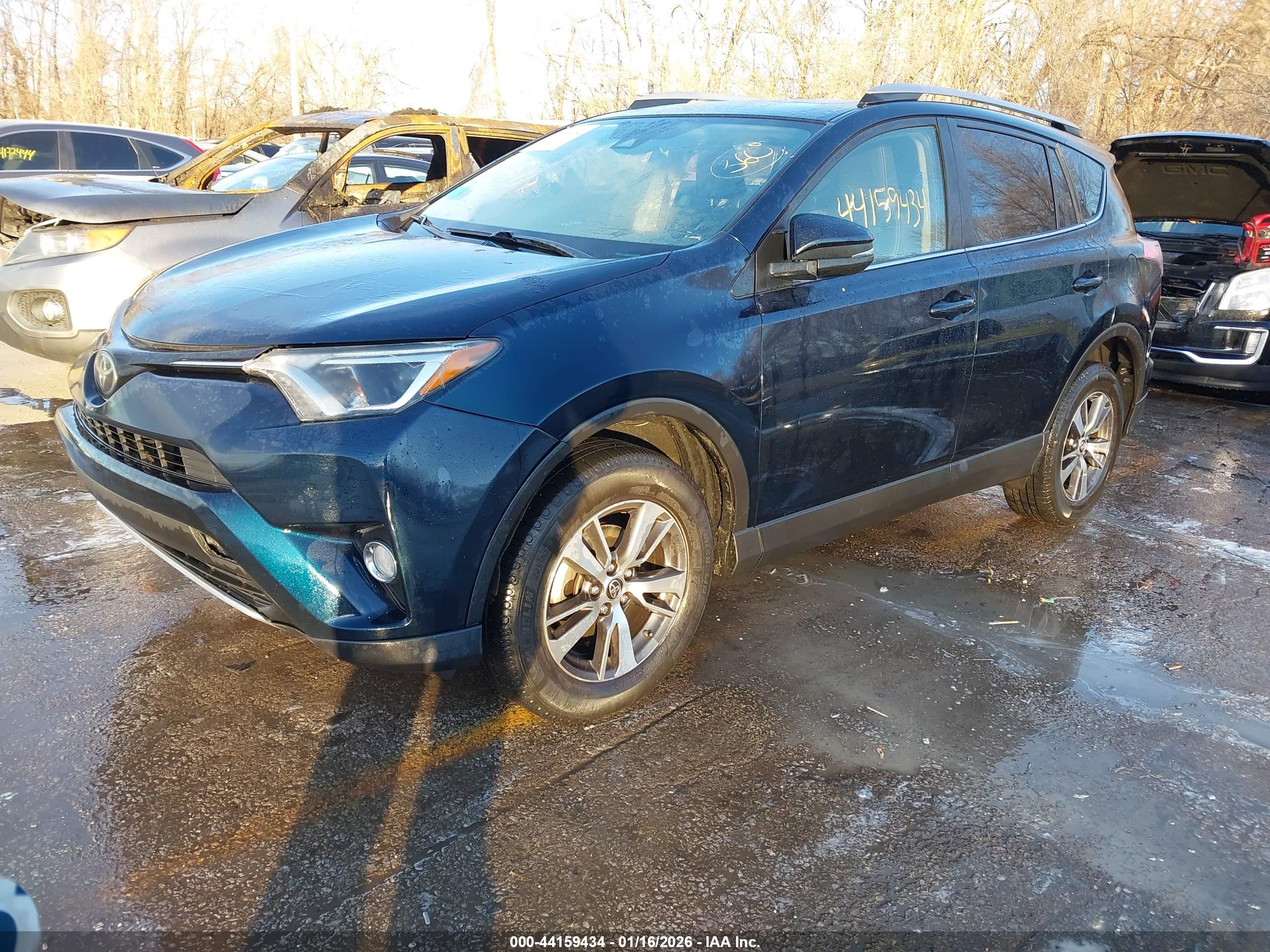 TOYOTA RAV4 image 2