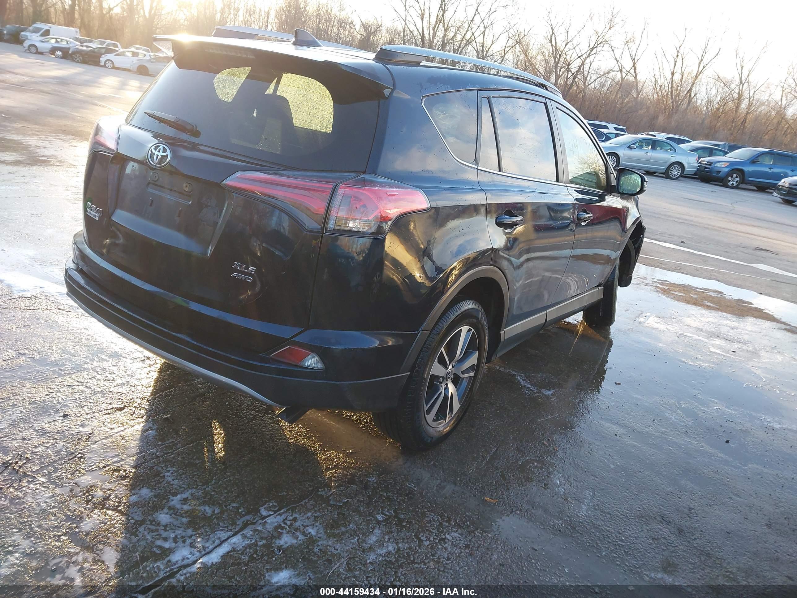 TOYOTA RAV4 image 4
