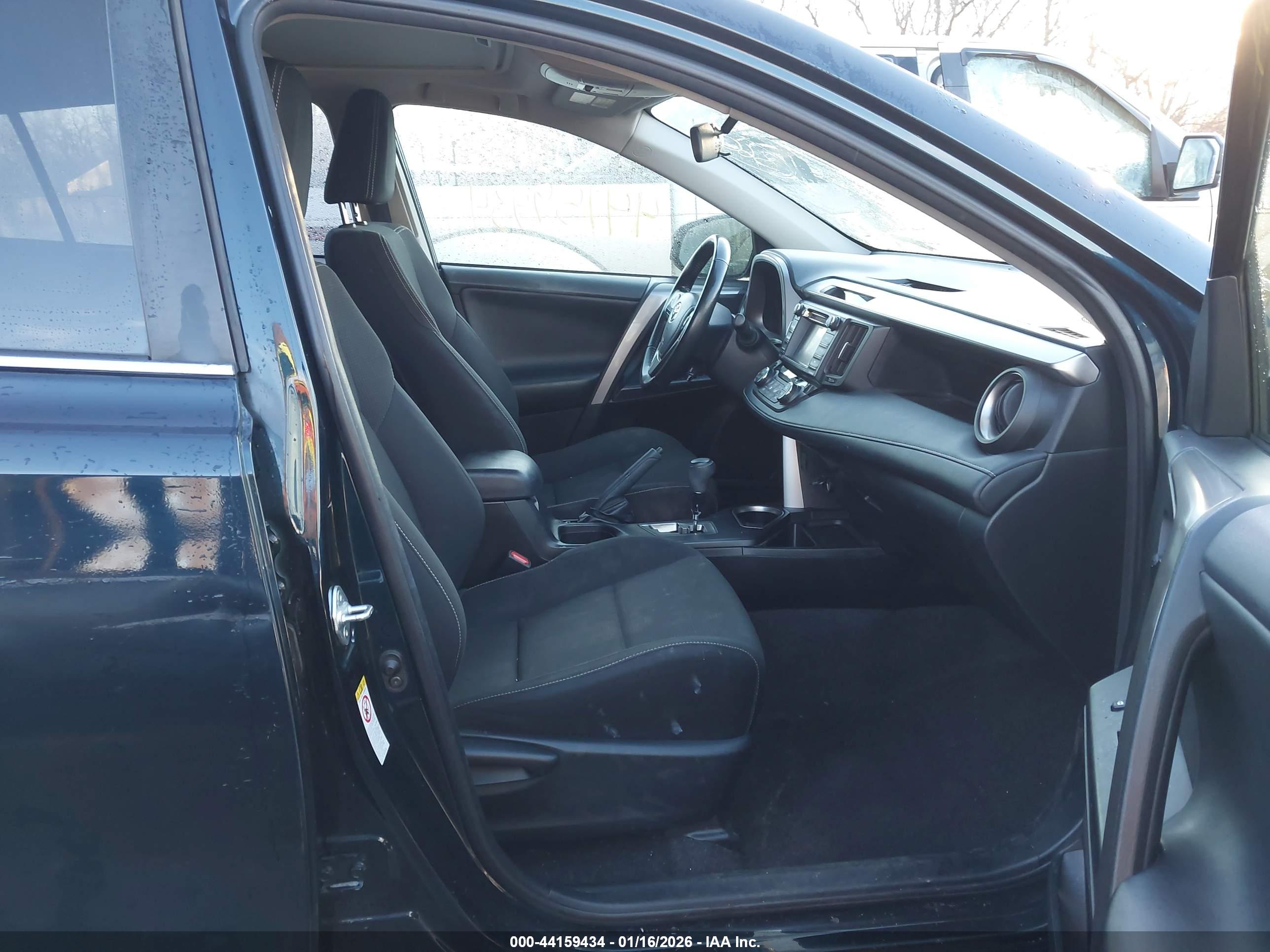 TOYOTA RAV4 image 5