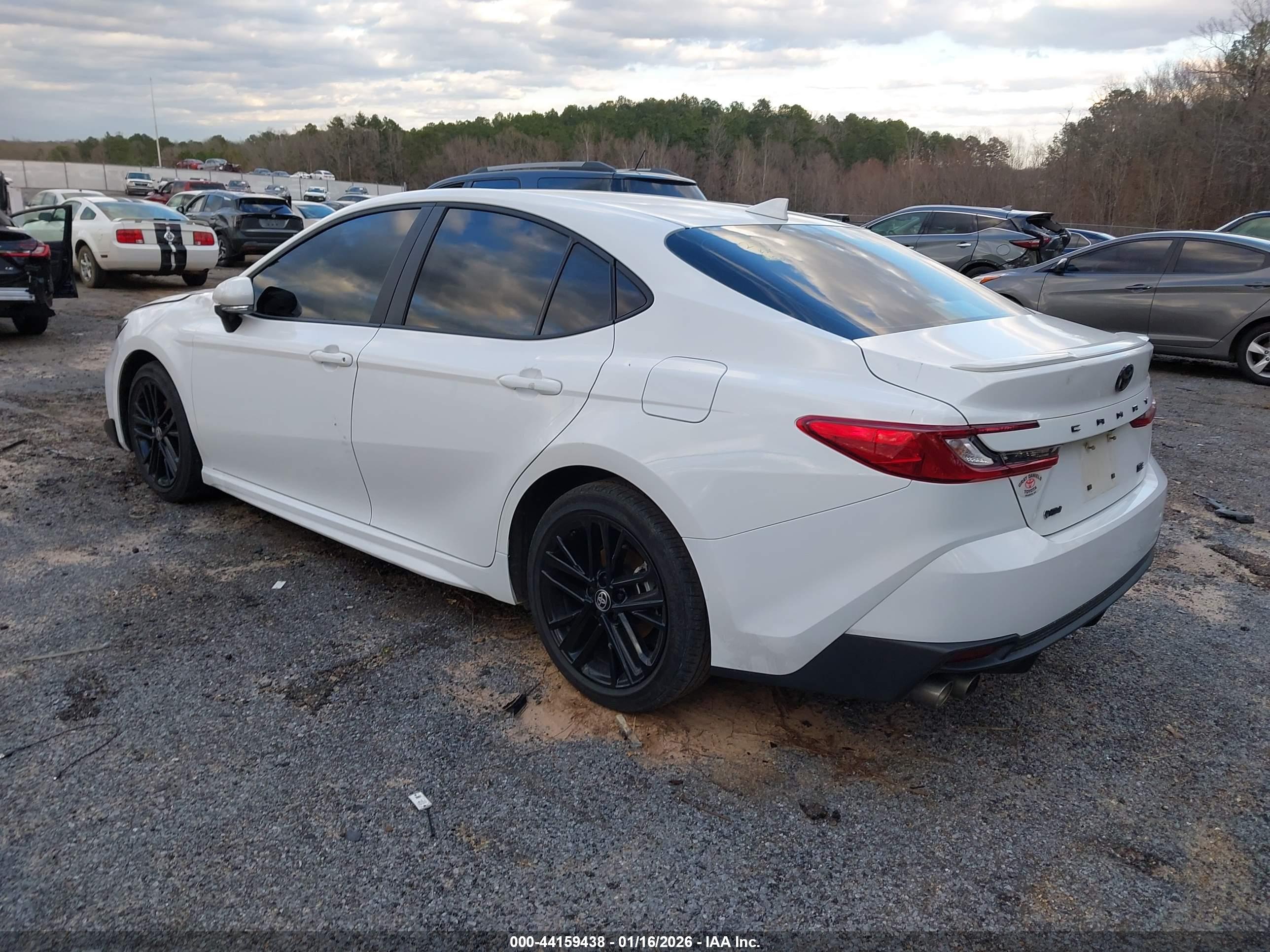 TOYOTA CAMRY image 3