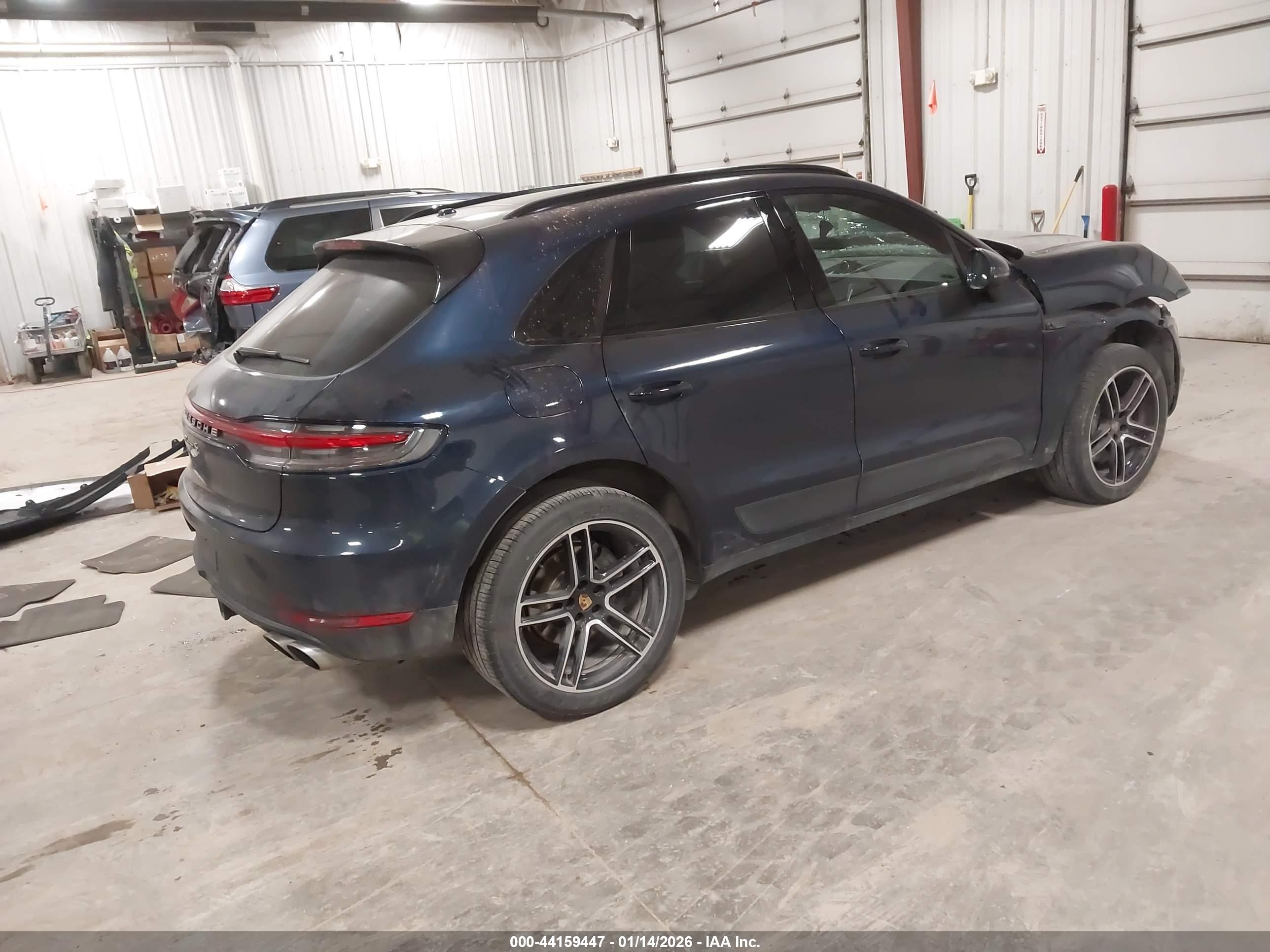 PORSCHE MACAN image 4