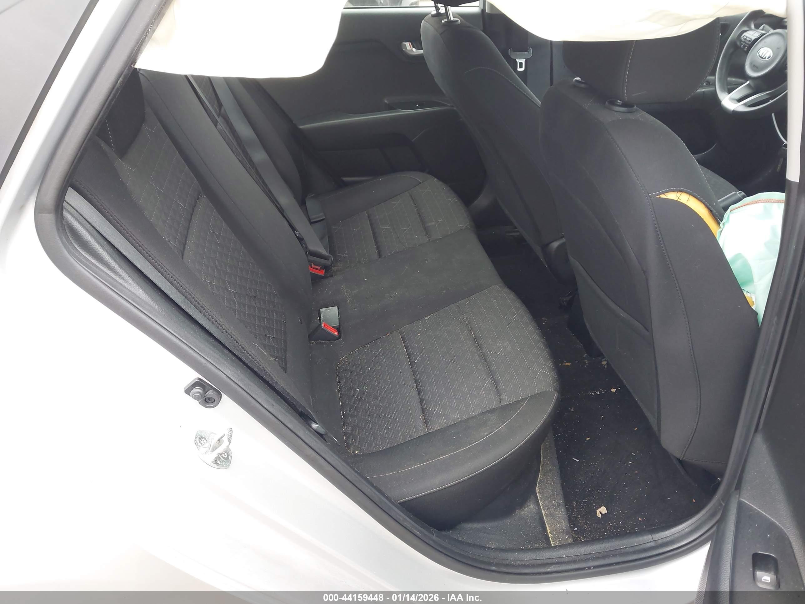 KIA RIO image 8
