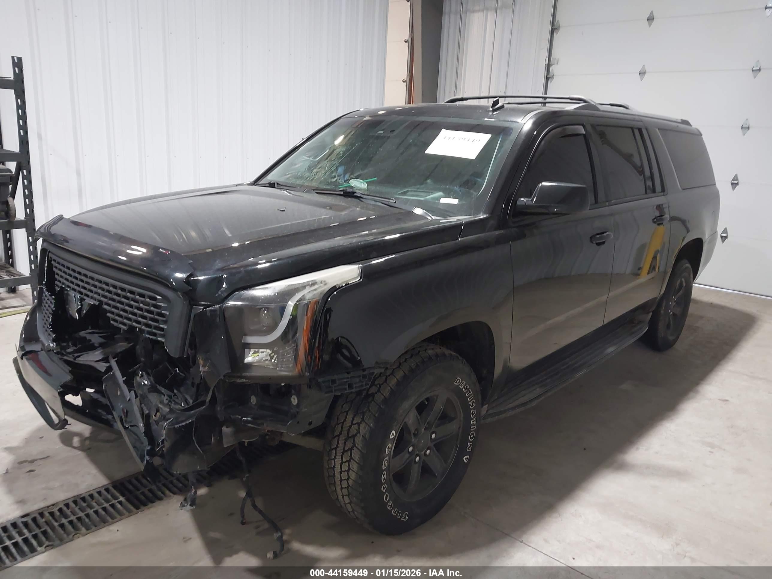 GMC YUKON image 2