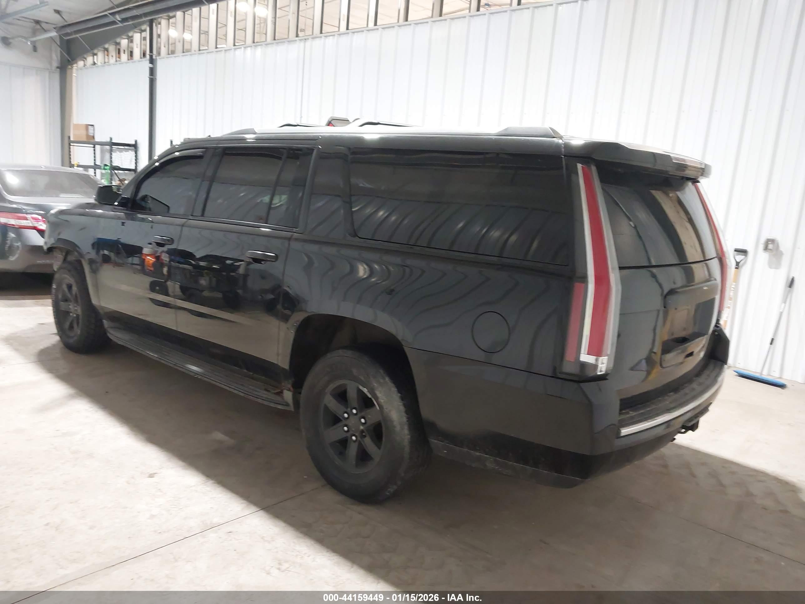 GMC YUKON image 3