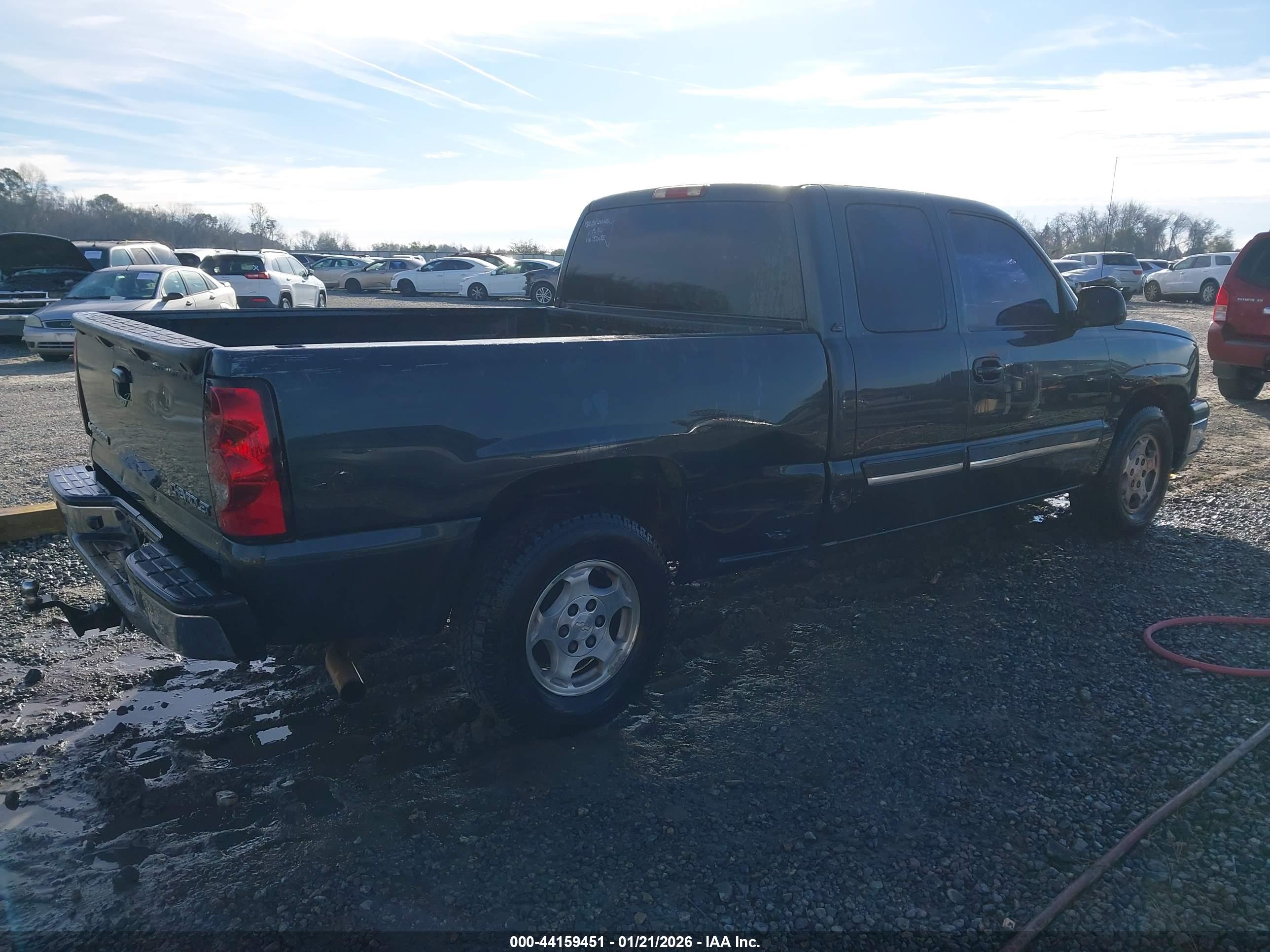 CHEVROLET SILVERADO image 4