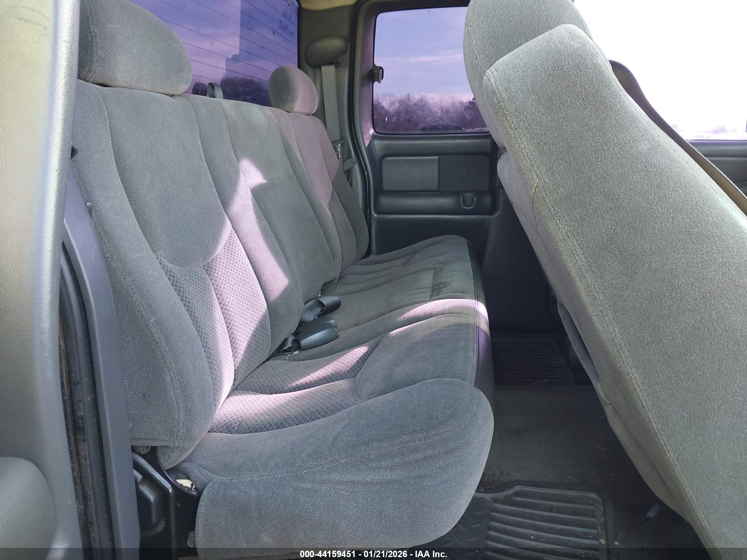 CHEVROLET SILVERADO image 8