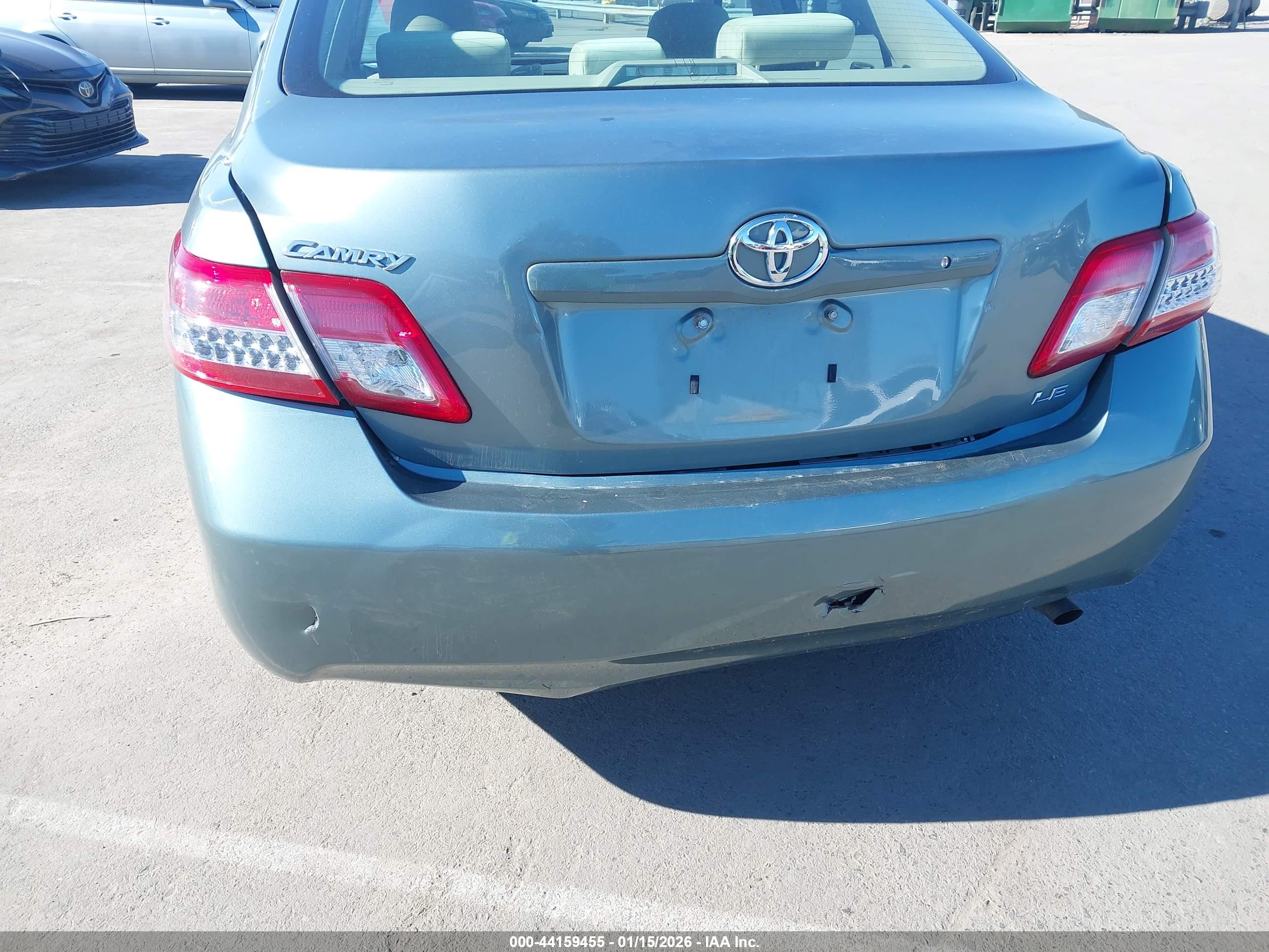 TOYOTA CAMRY image 6