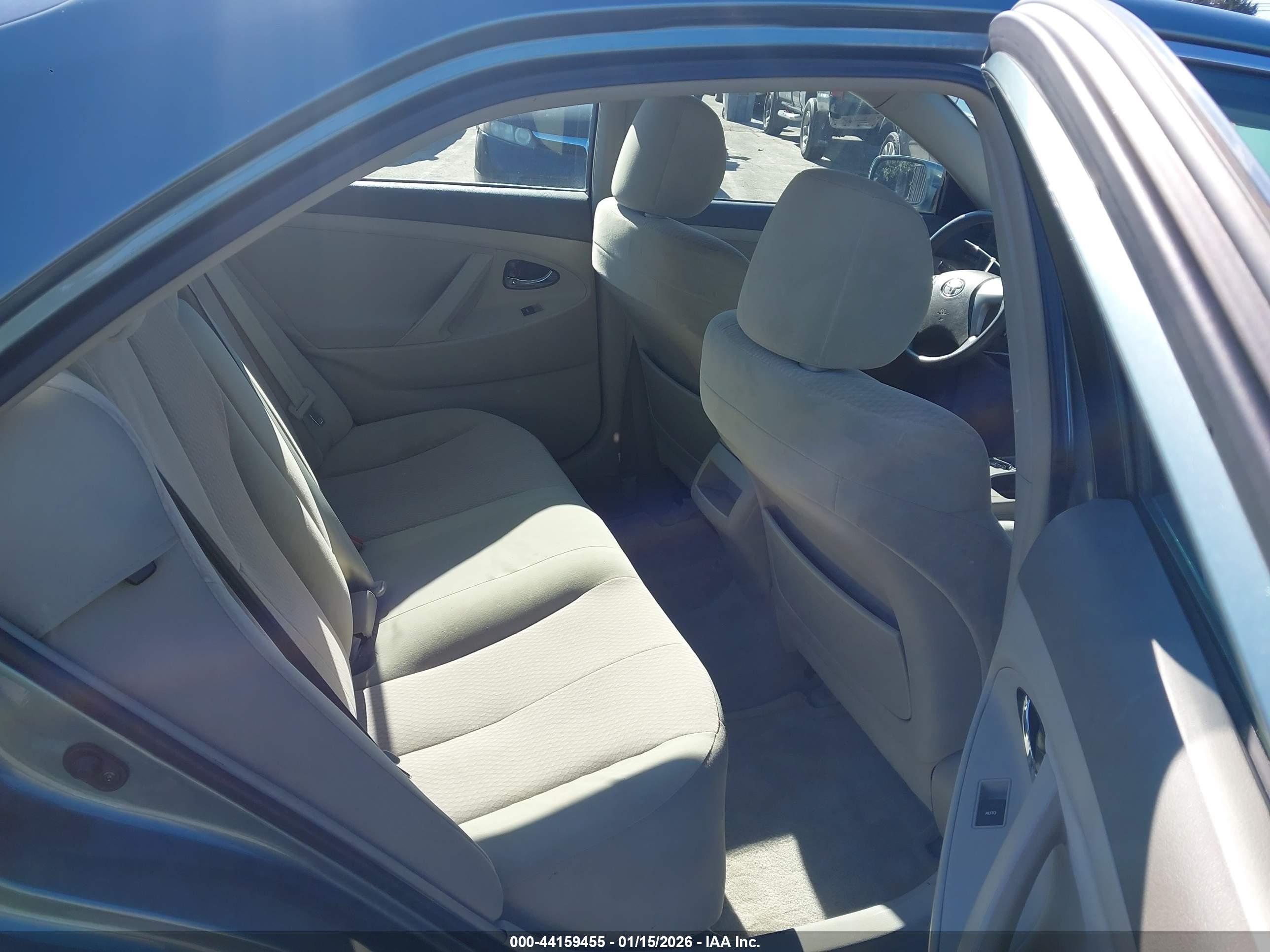 TOYOTA CAMRY image 8