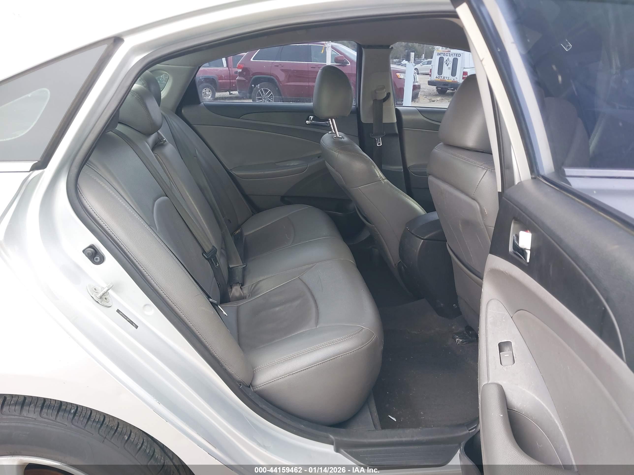 HYUNDAI SONATA image 8