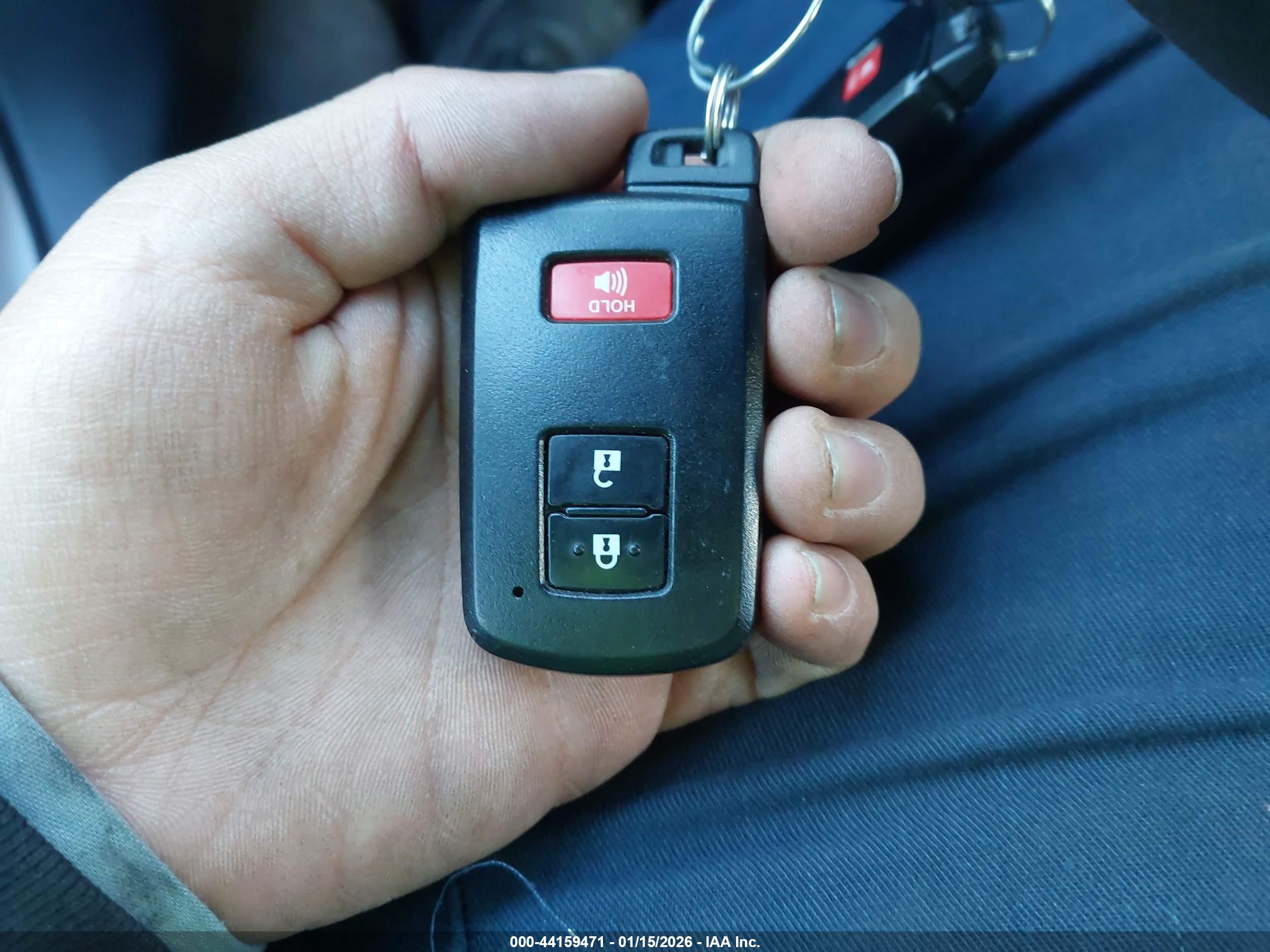TOYOTA PRIUS image 11