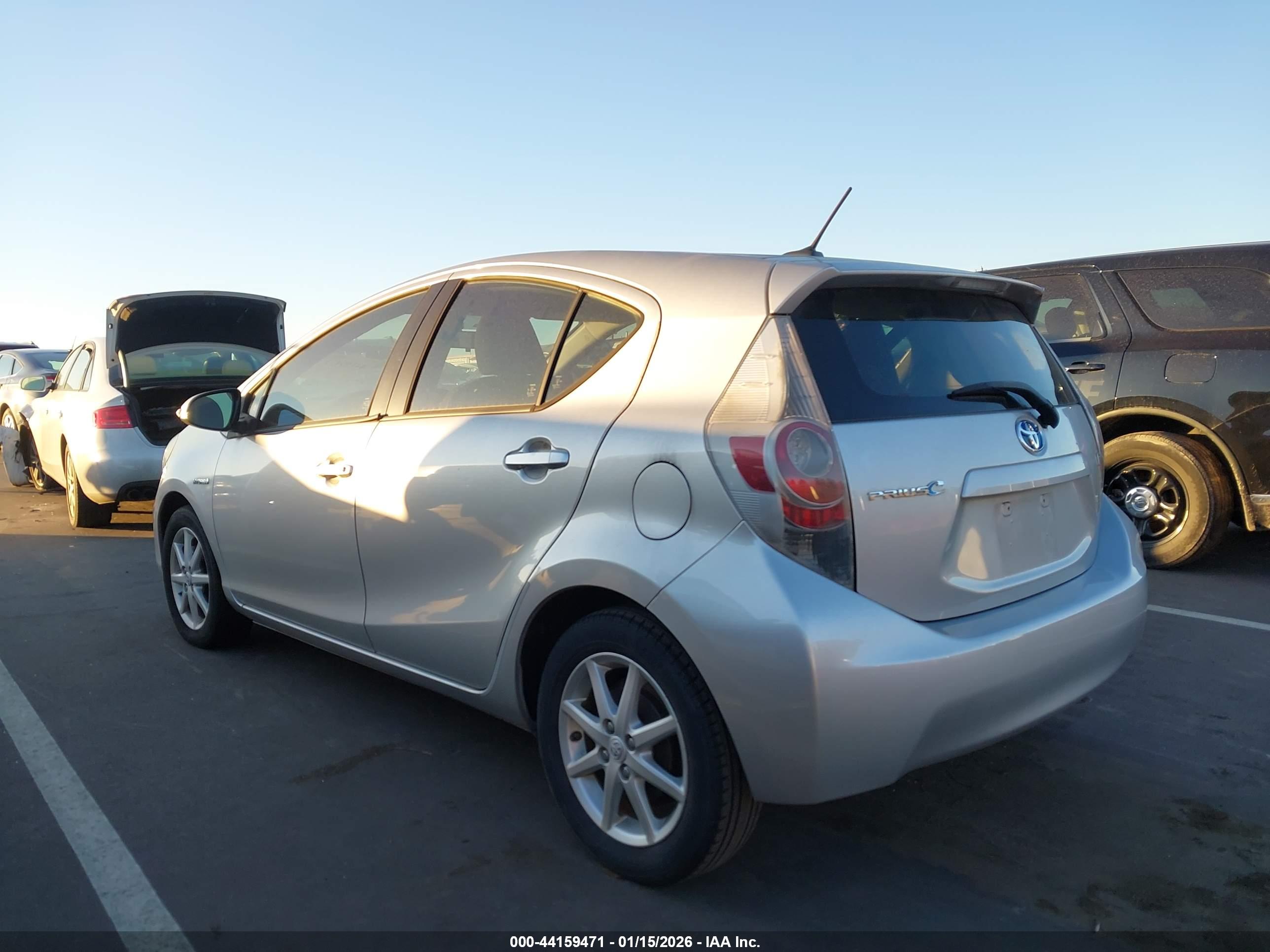 TOYOTA PRIUS image 3