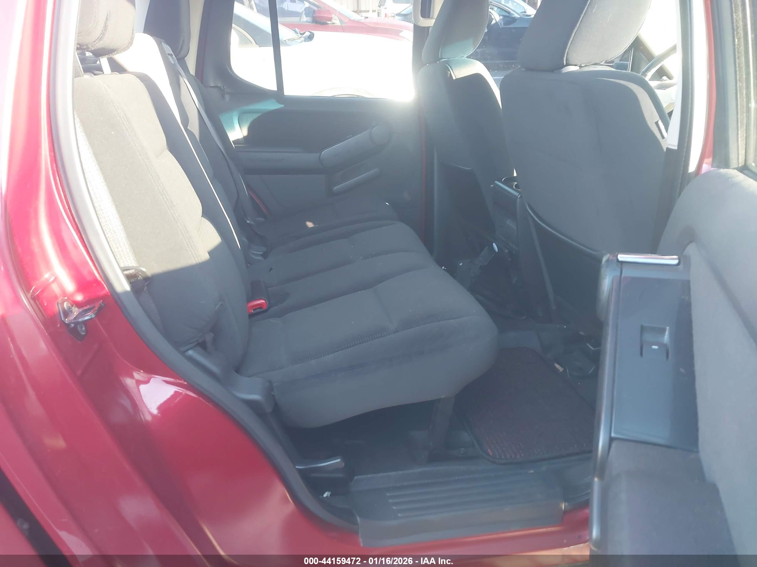 FORD EXPLORER image 8