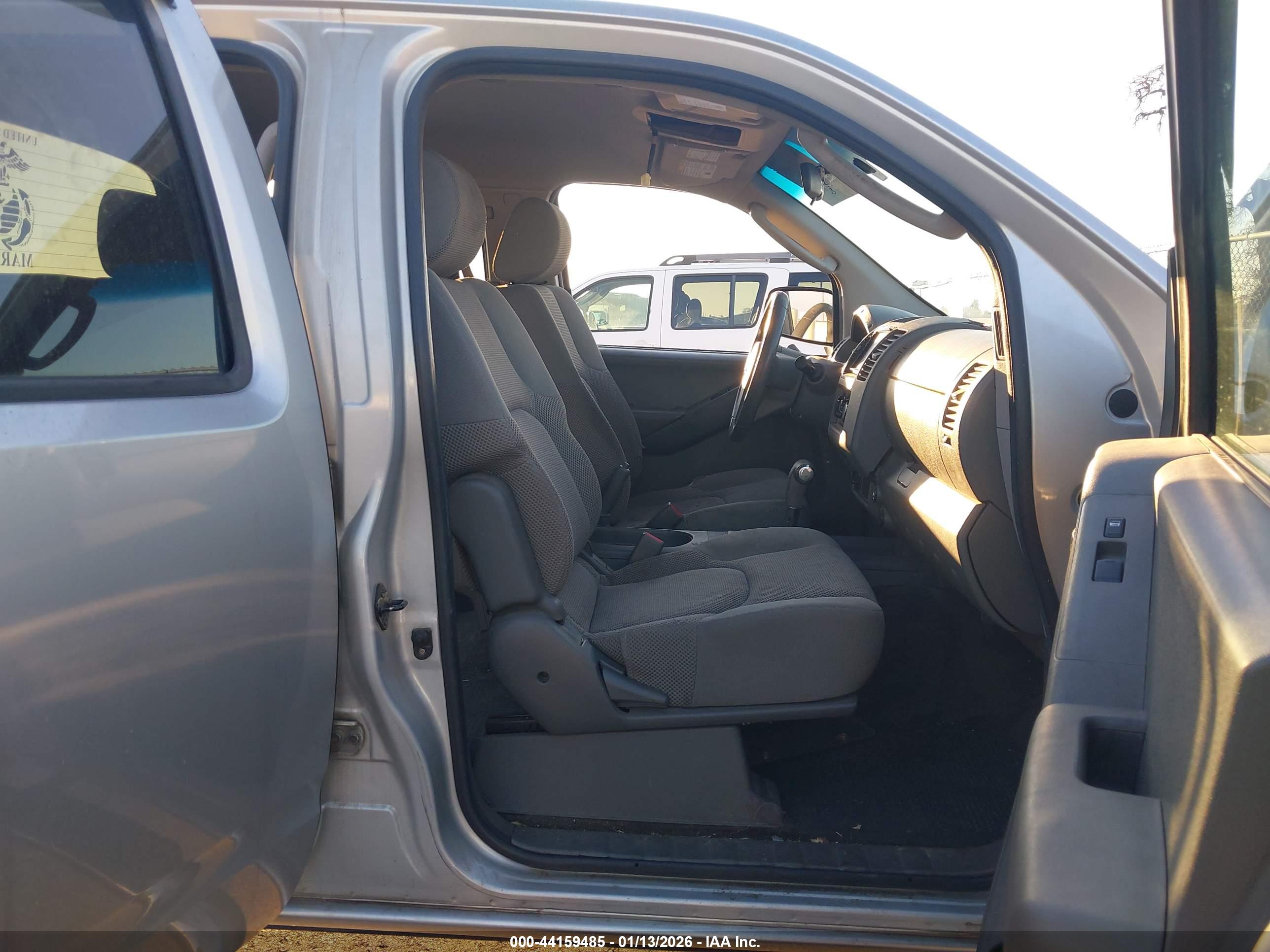 NISSAN FRONTIER image 5