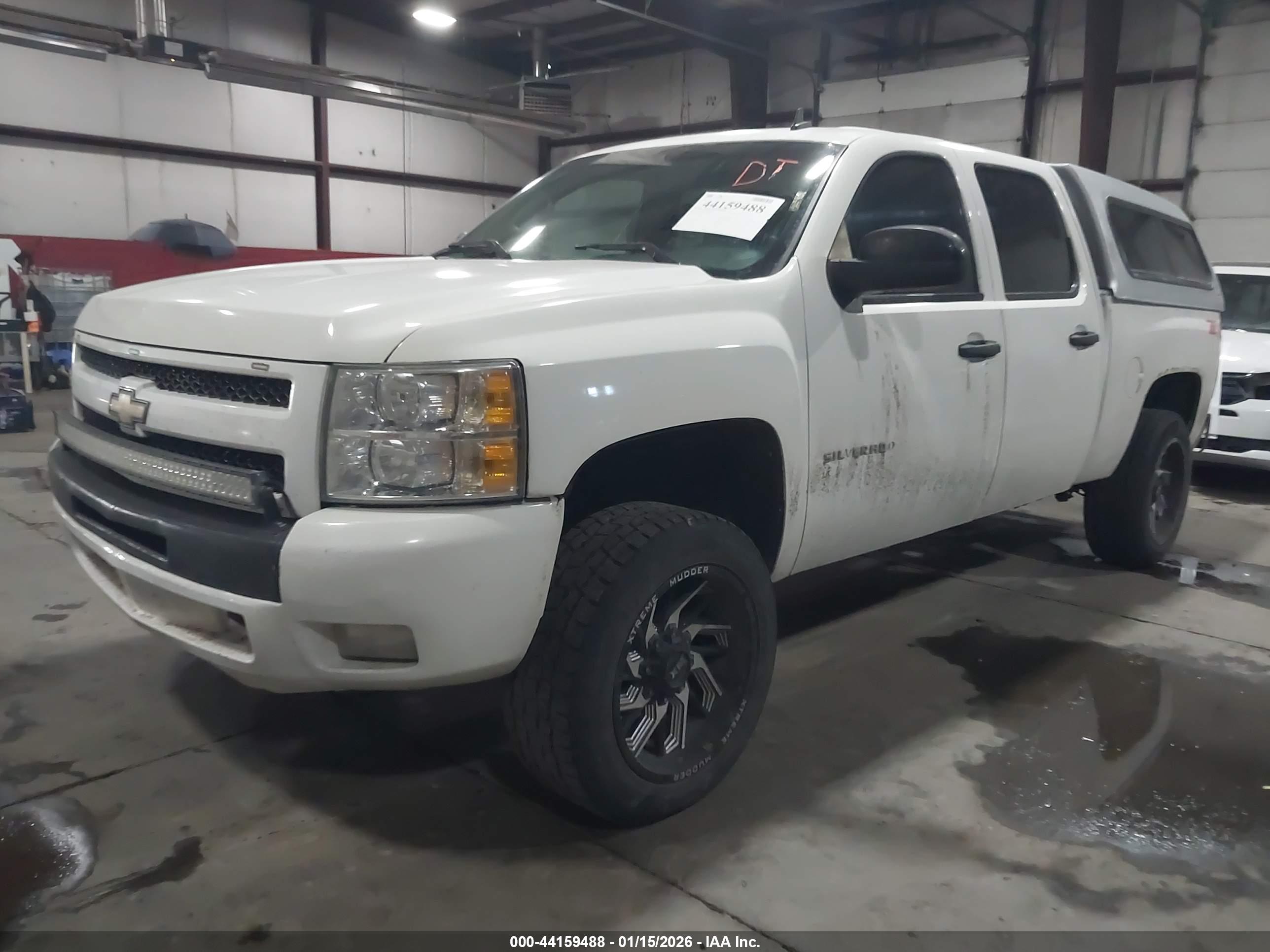 CHEVROLET SILVERADO image 2