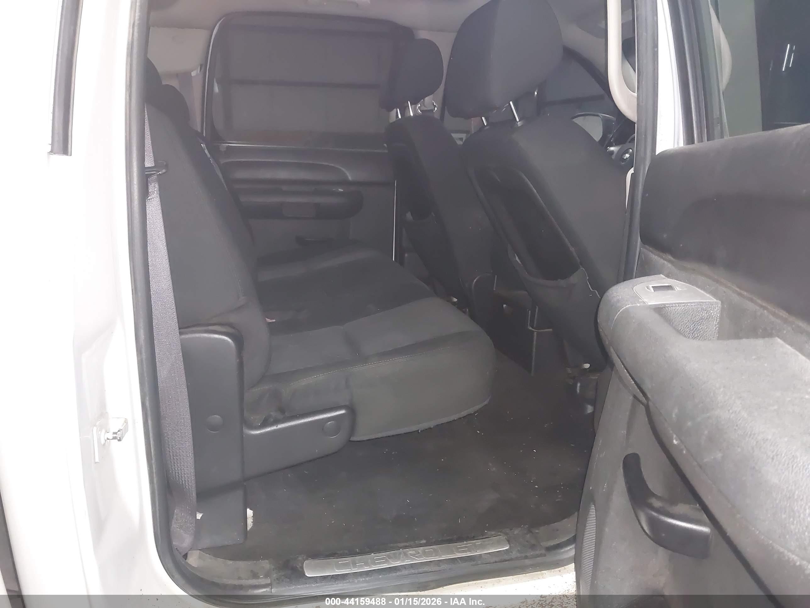 CHEVROLET SILVERADO image 8