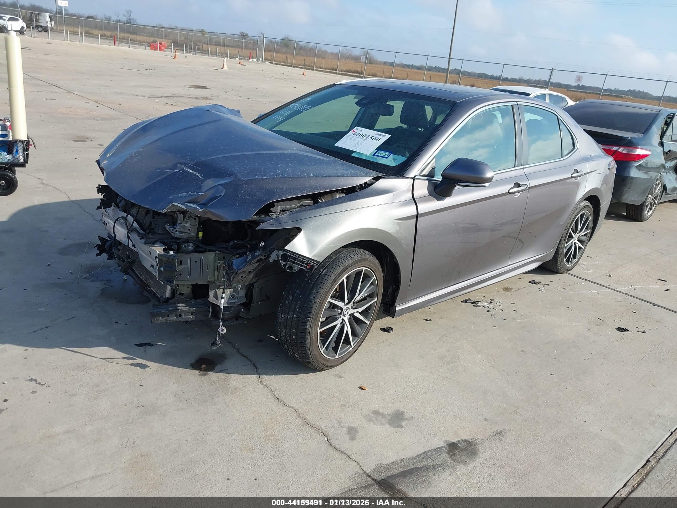 TOYOTA CAMRY image 2