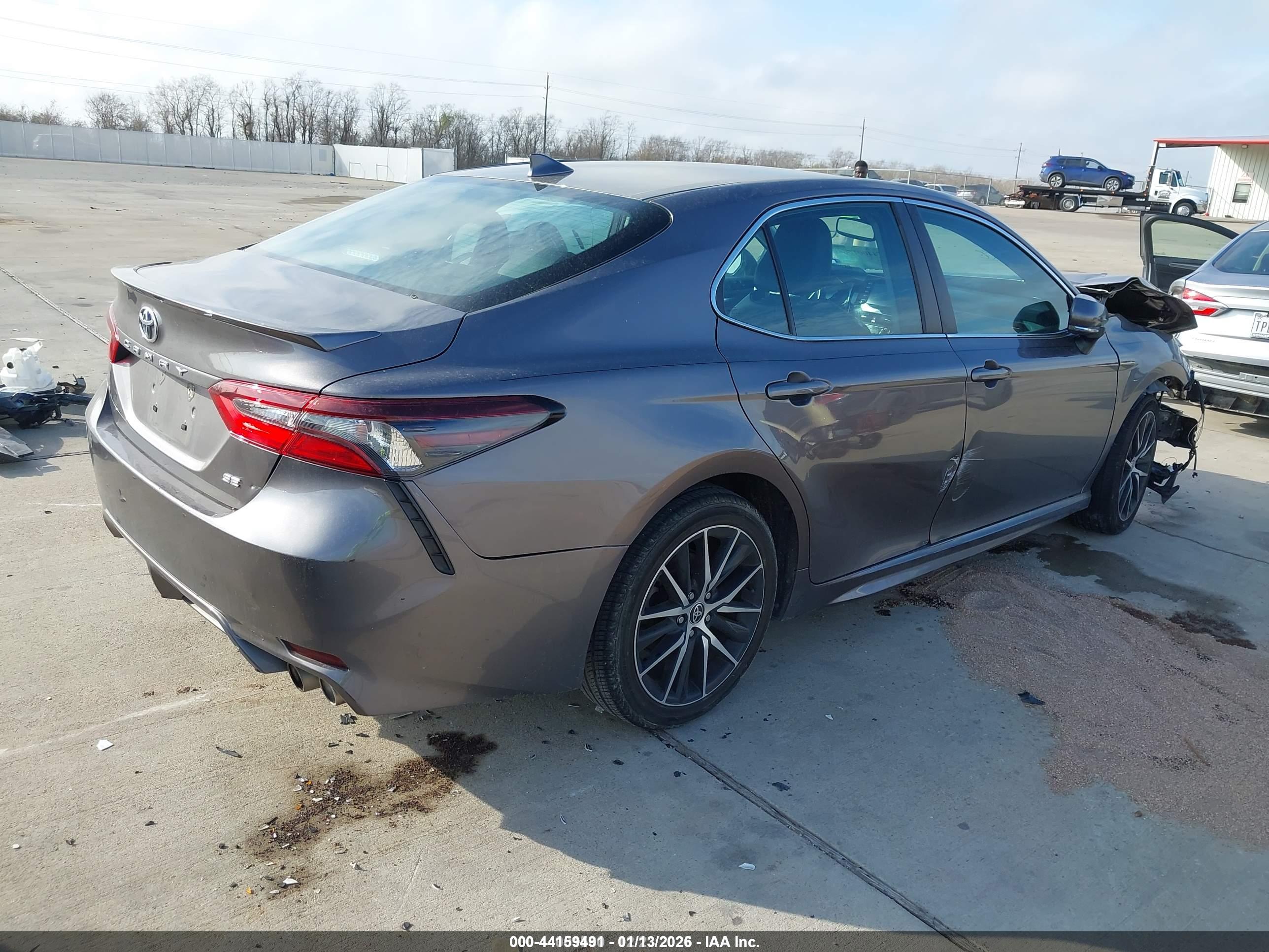 TOYOTA CAMRY image 4
