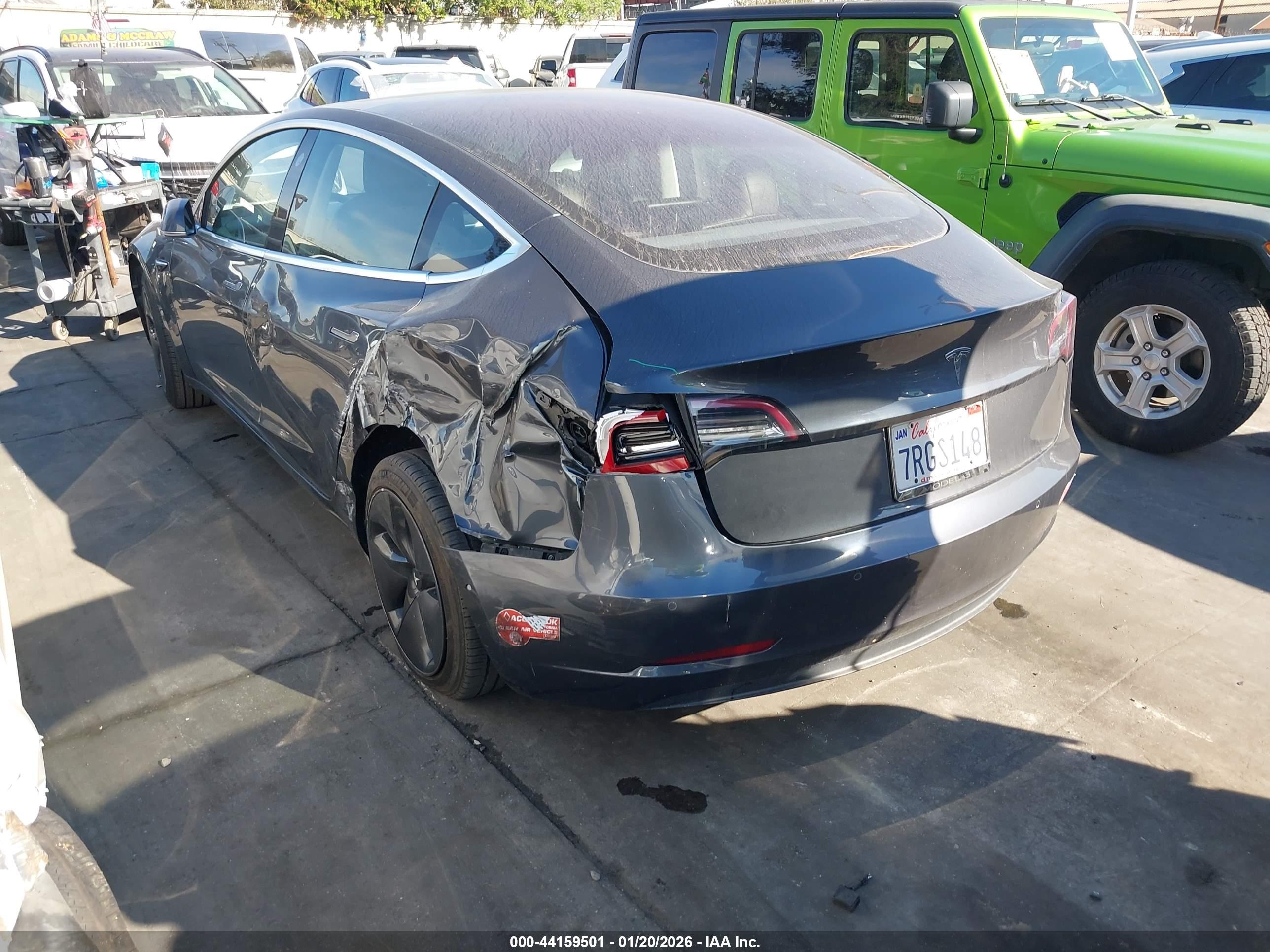 TESLA MODEL image 3