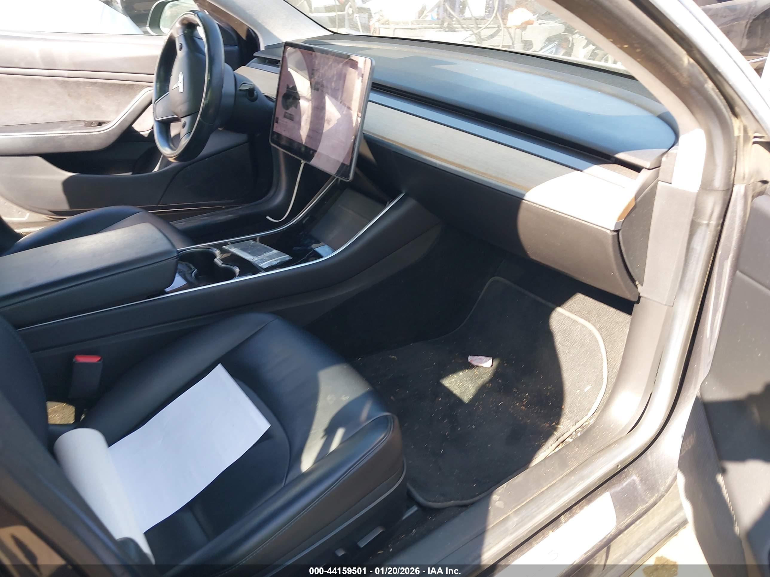 TESLA MODEL image 5