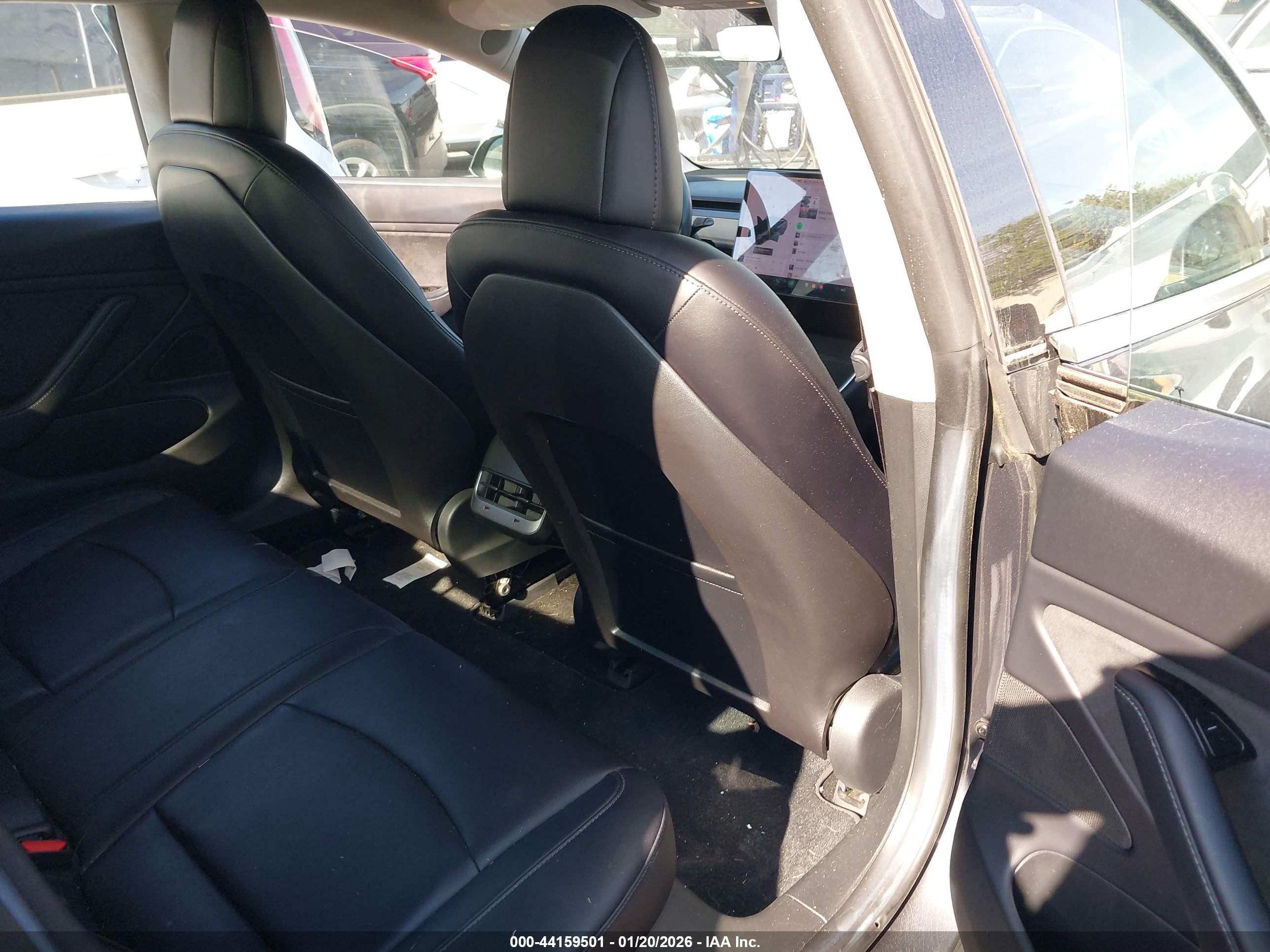 TESLA MODEL image 8