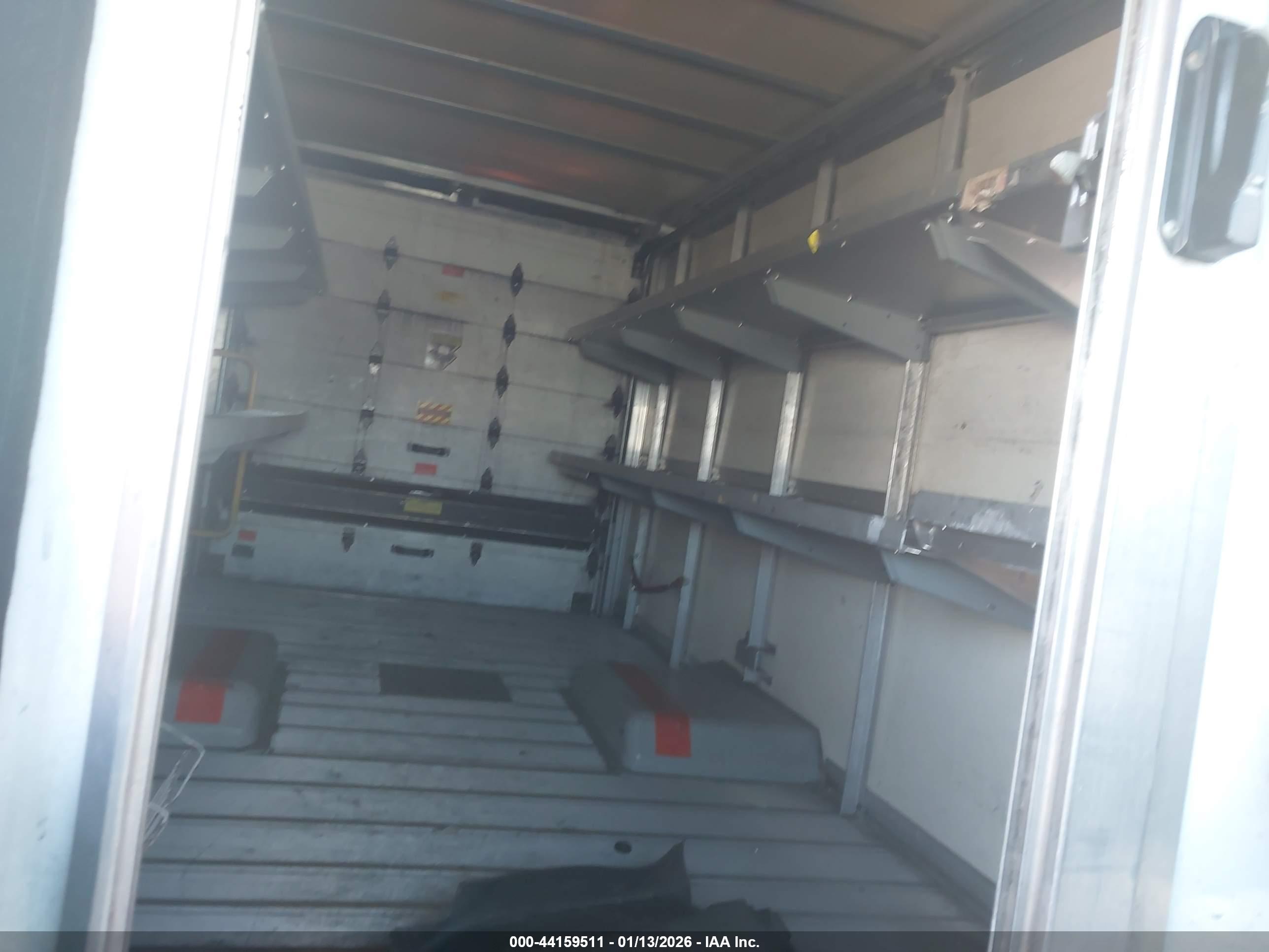 ISUZU NPR image 7