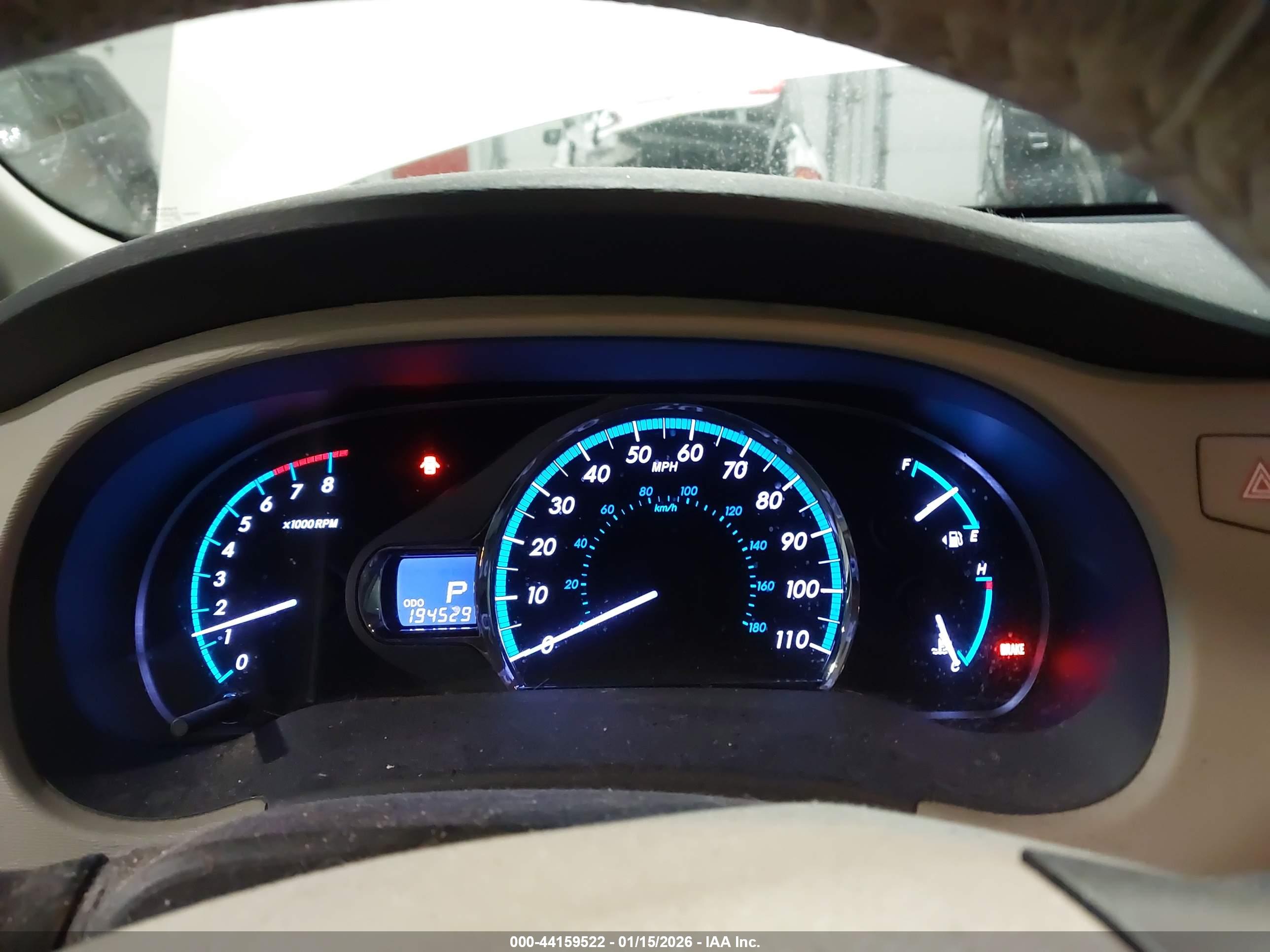 TOYOTA SIENNA image 7