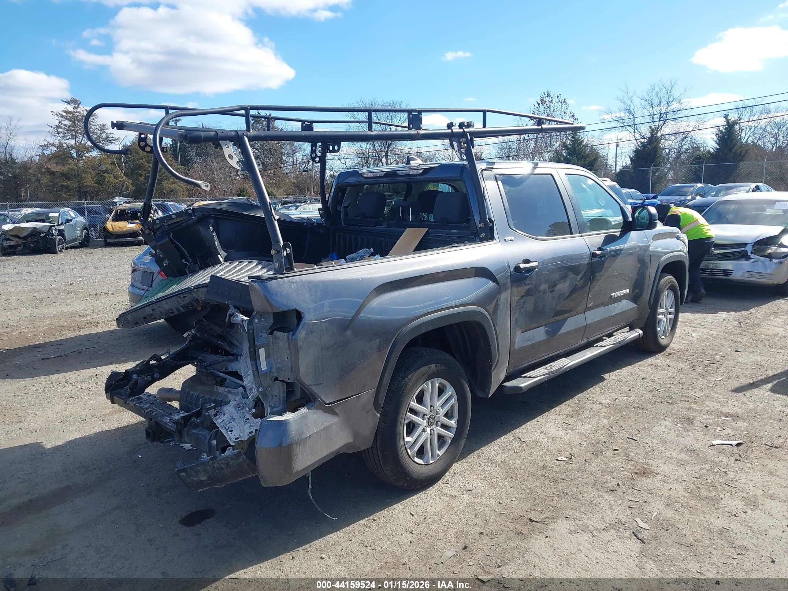TOYOTA TUNDRA image 4