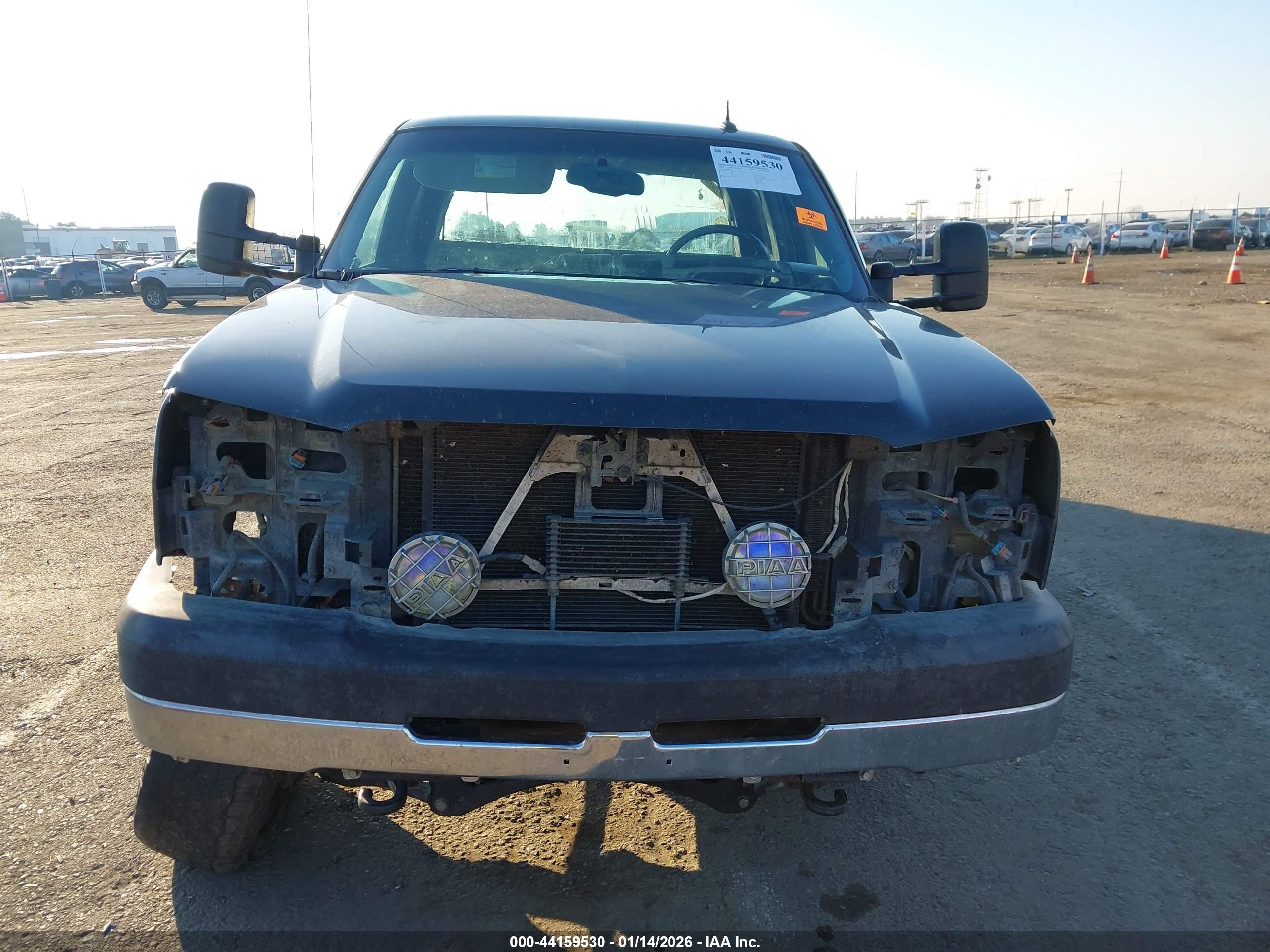CHEVROLET SILVERADO image 6