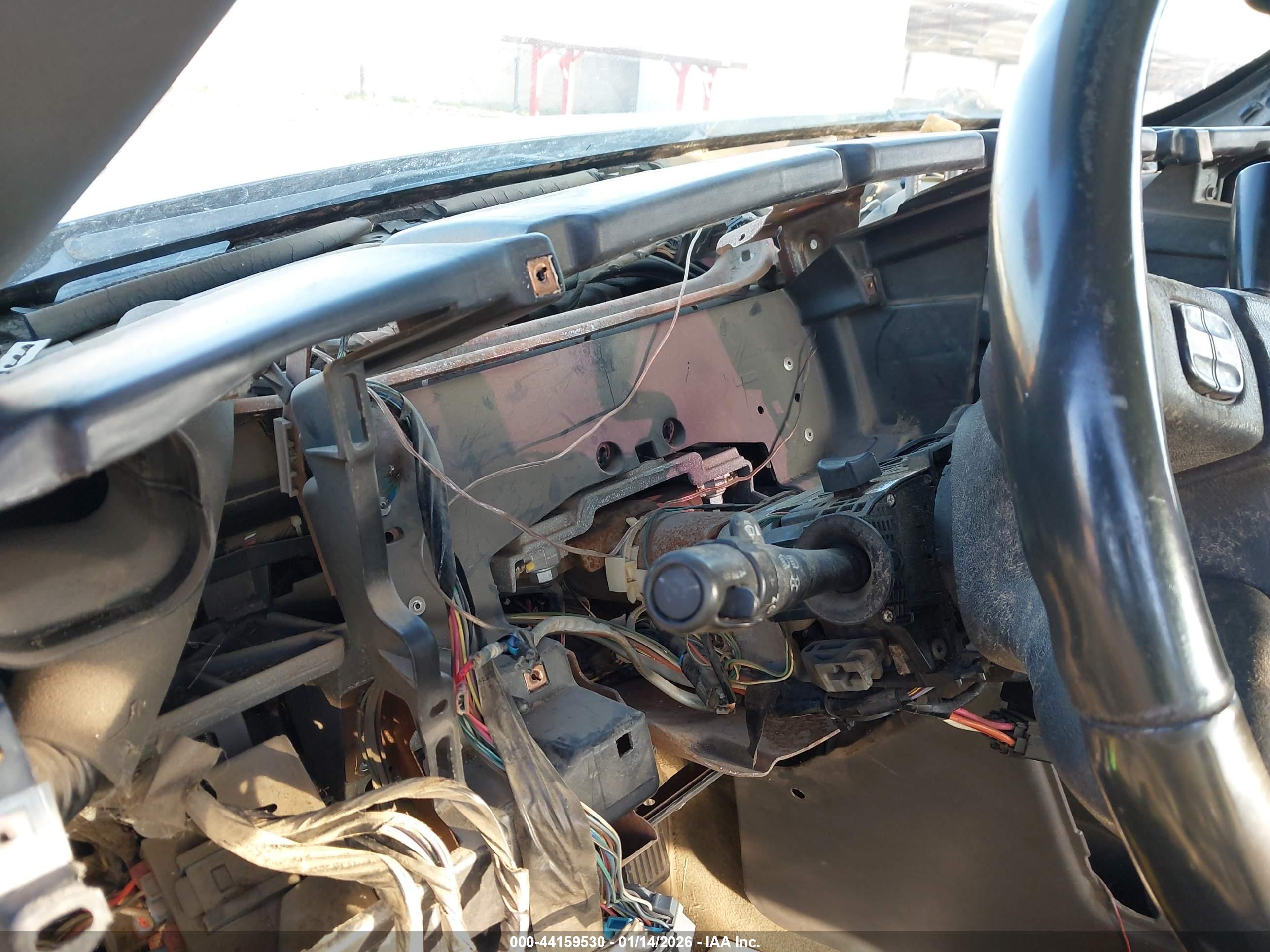 CHEVROLET SILVERADO image 7