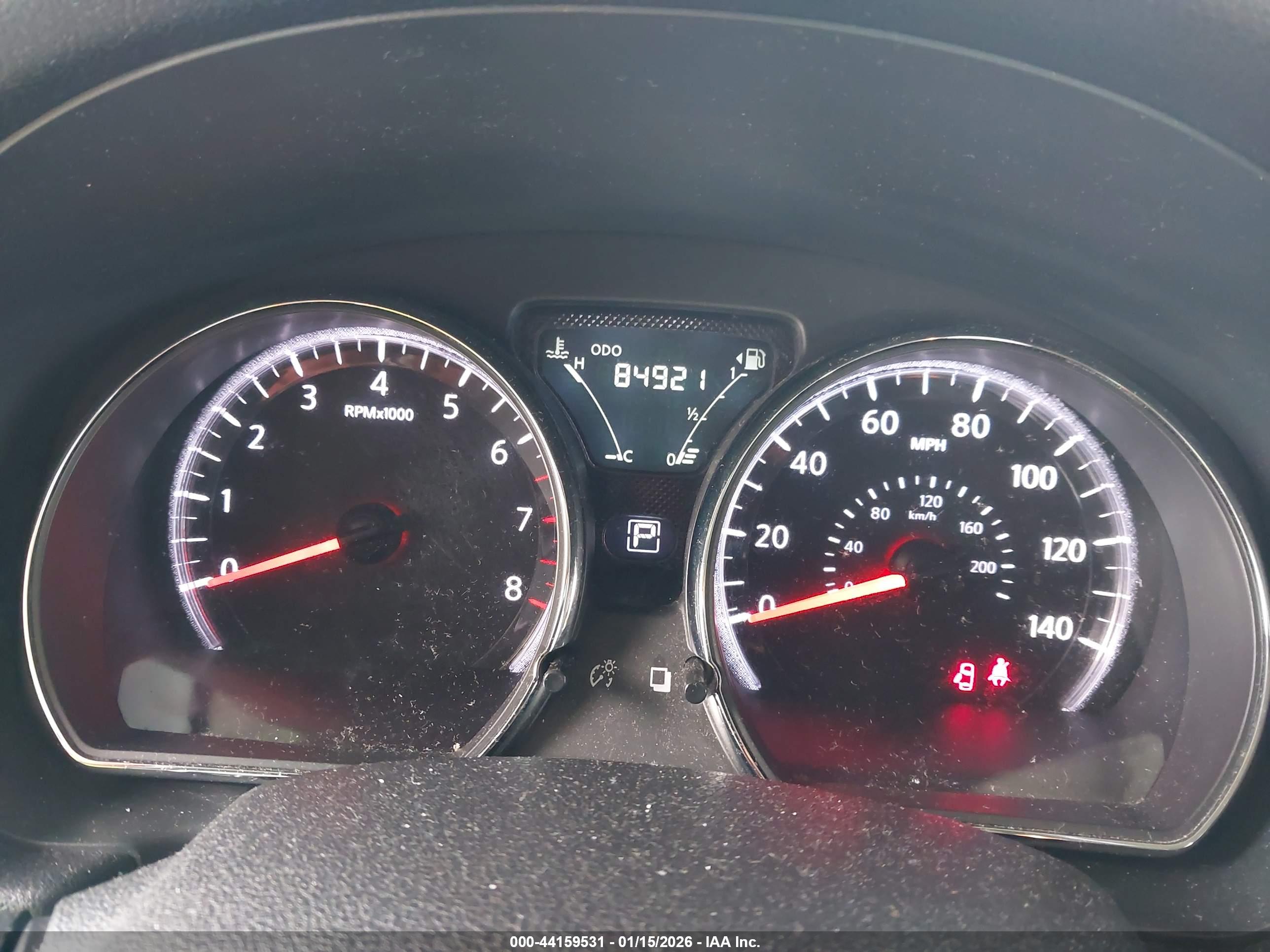 NISSAN VERSA image 7