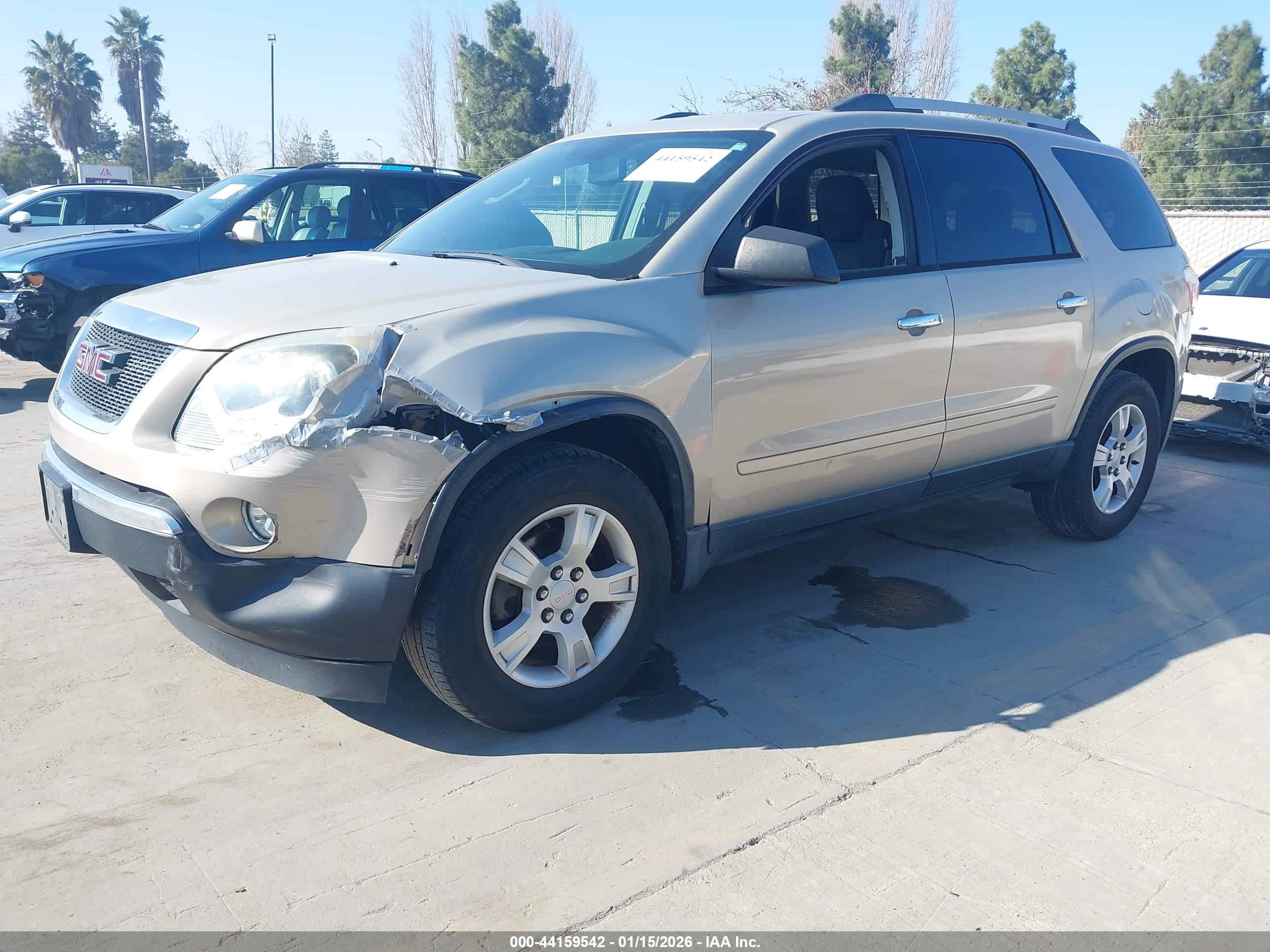 GMC ACADIA image 2