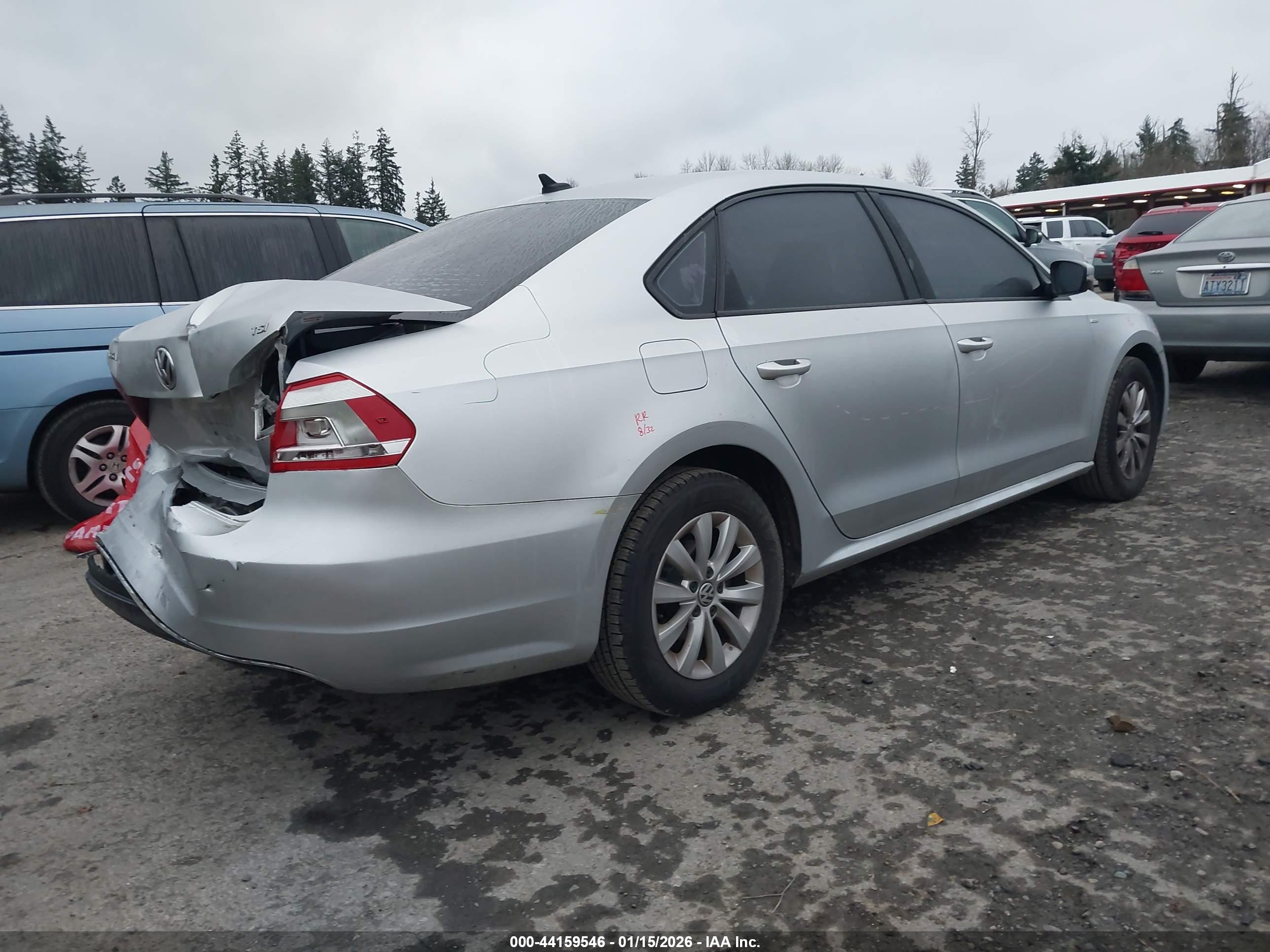 VOLKSWAGEN PASSAT image 4