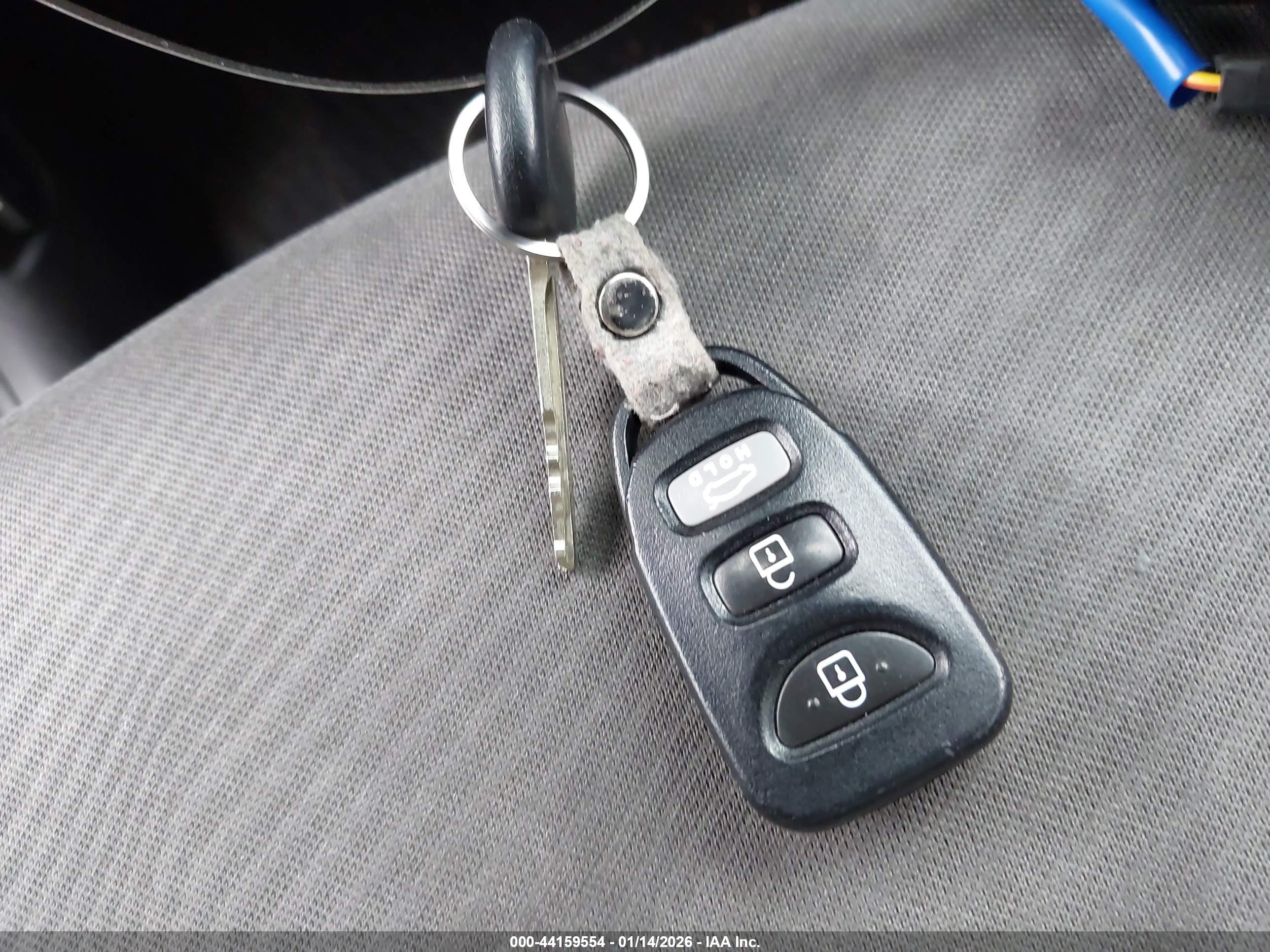 HYUNDAI ELANTRA image 11