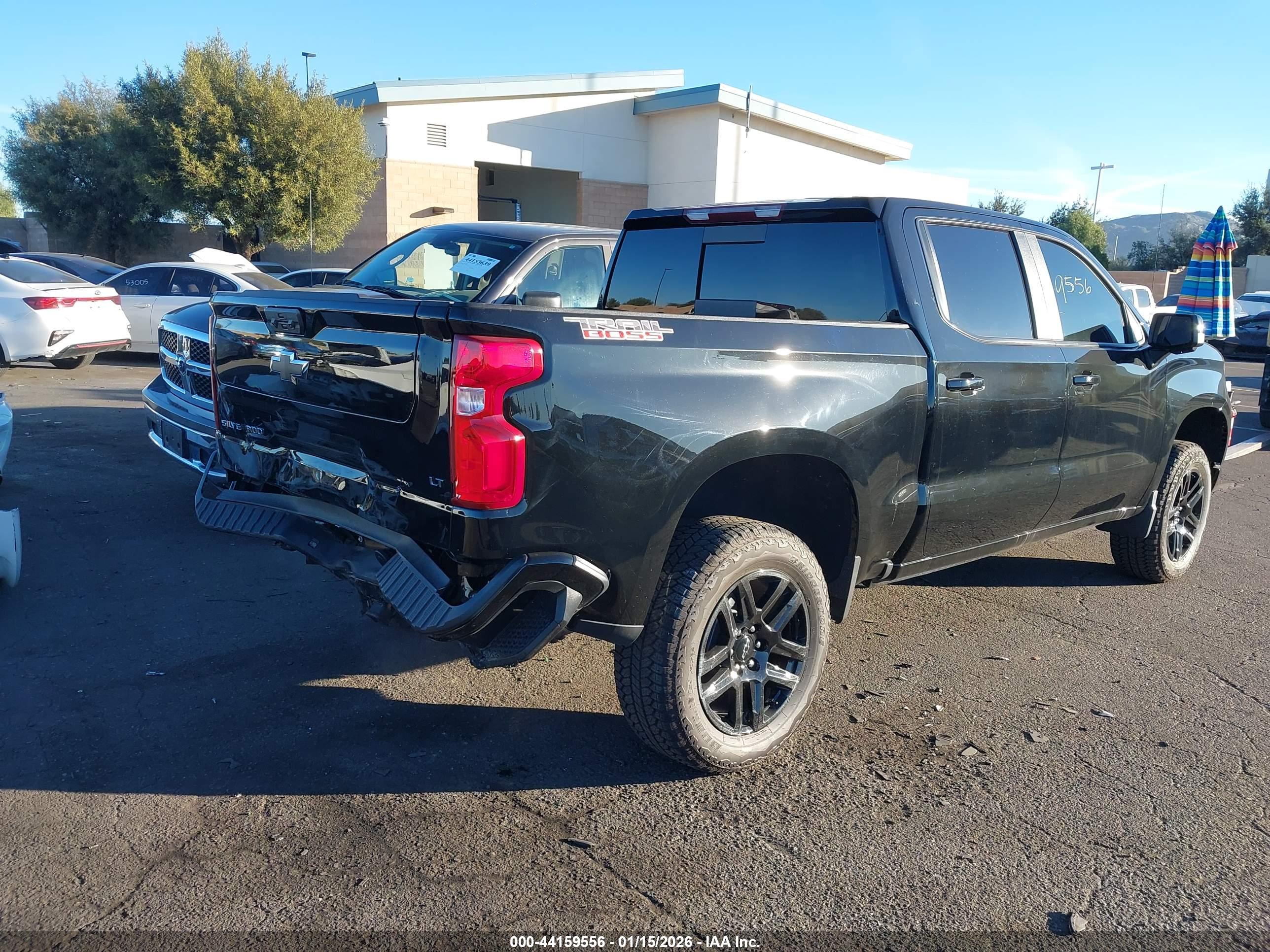 CHEVROLET SILVERADO image 4