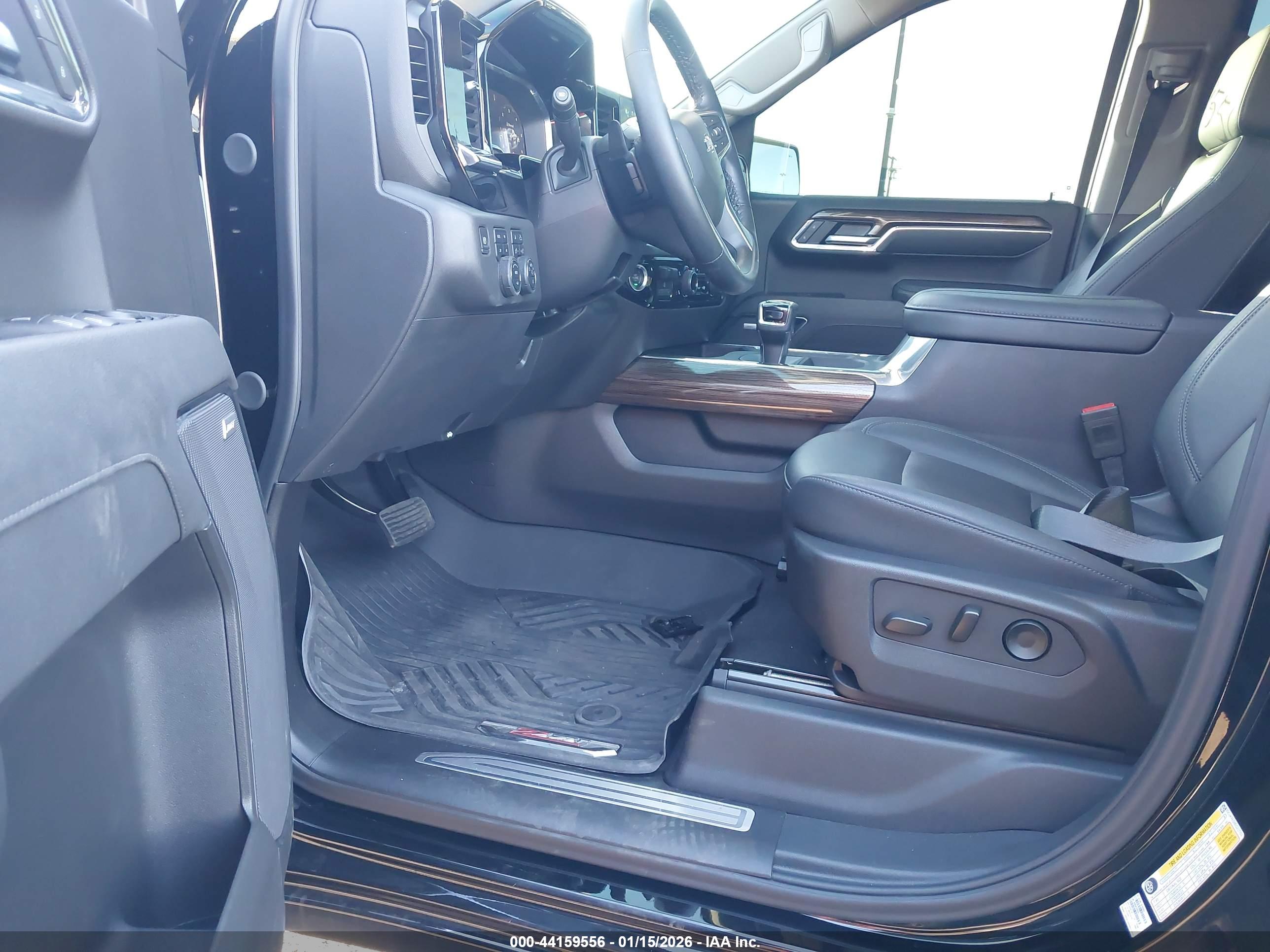 CHEVROLET SILVERADO image 5