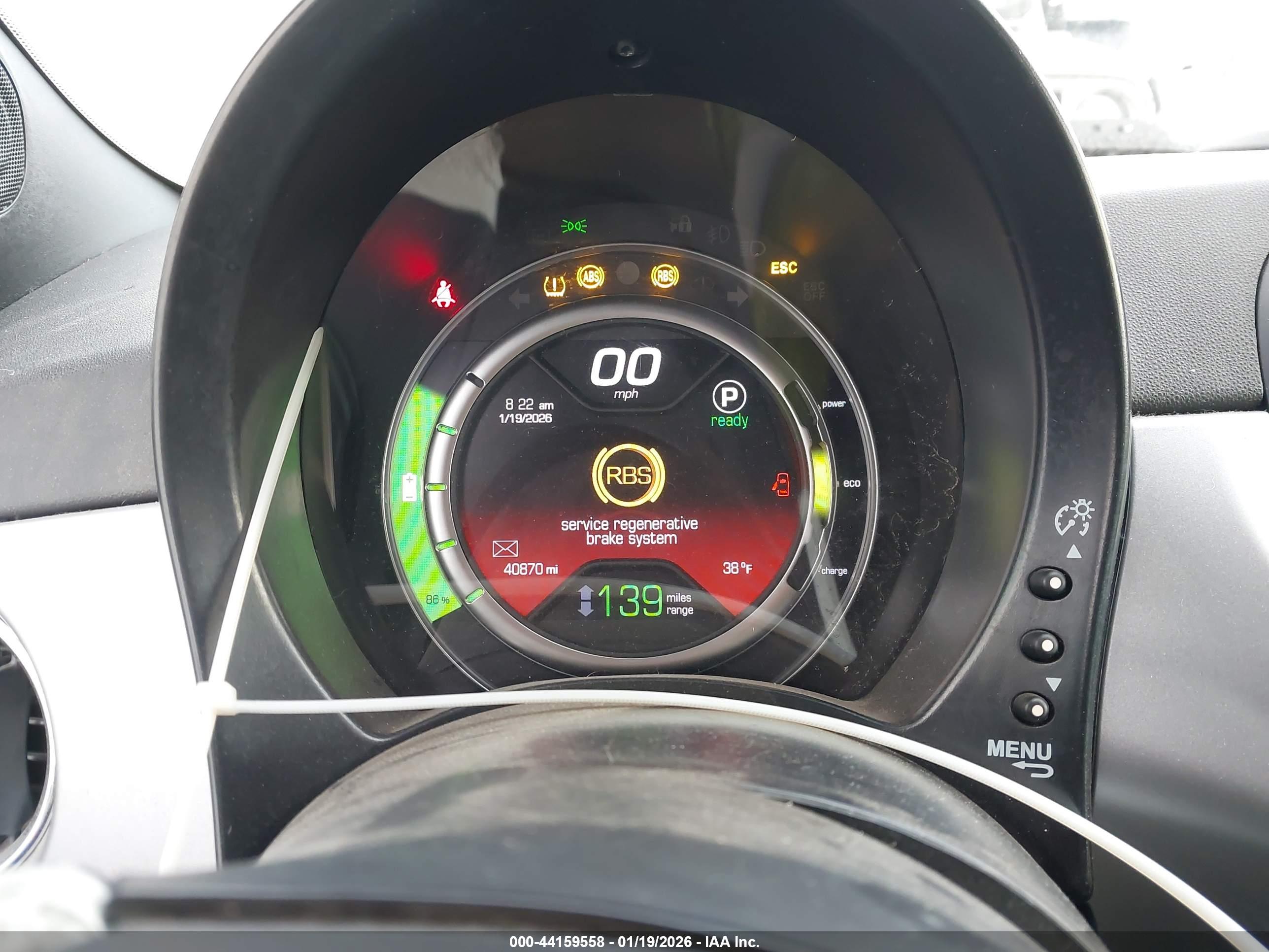 FIAT 500E image 7