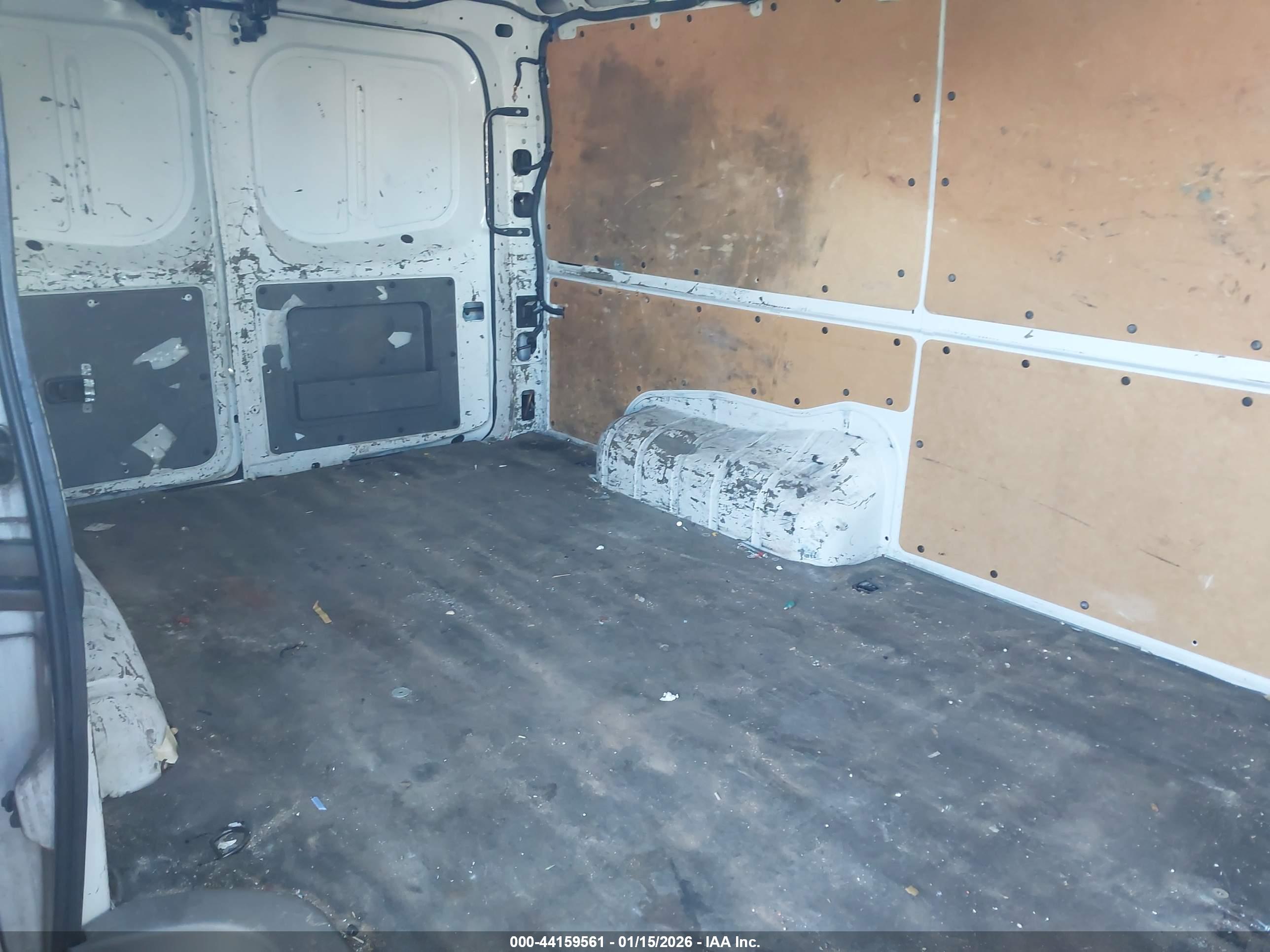 NISSAN NV image 8