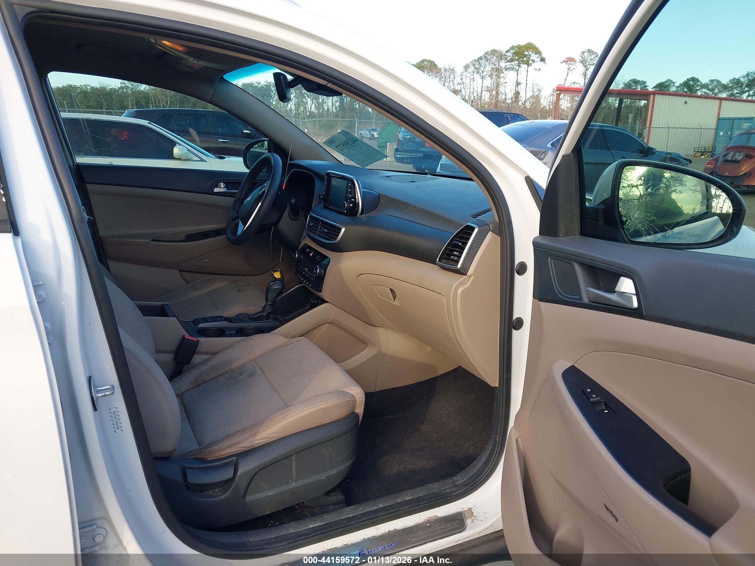 HYUNDAI TUCSON image 5