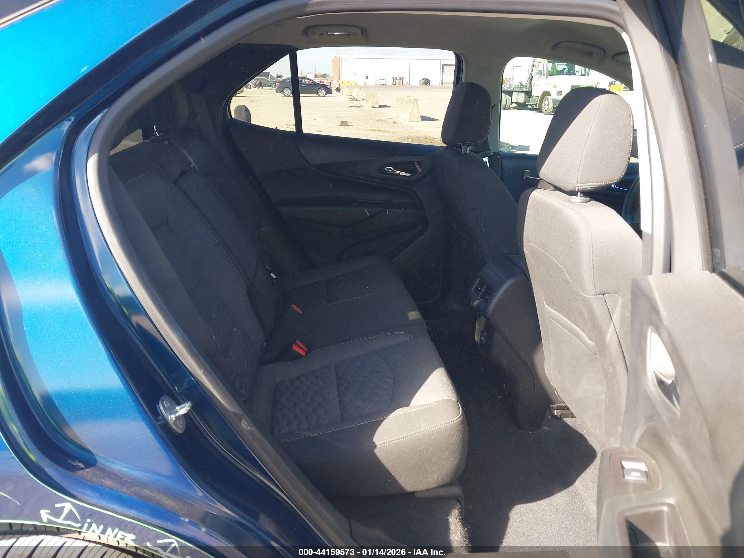 CHEVROLET EQUINOX image 8