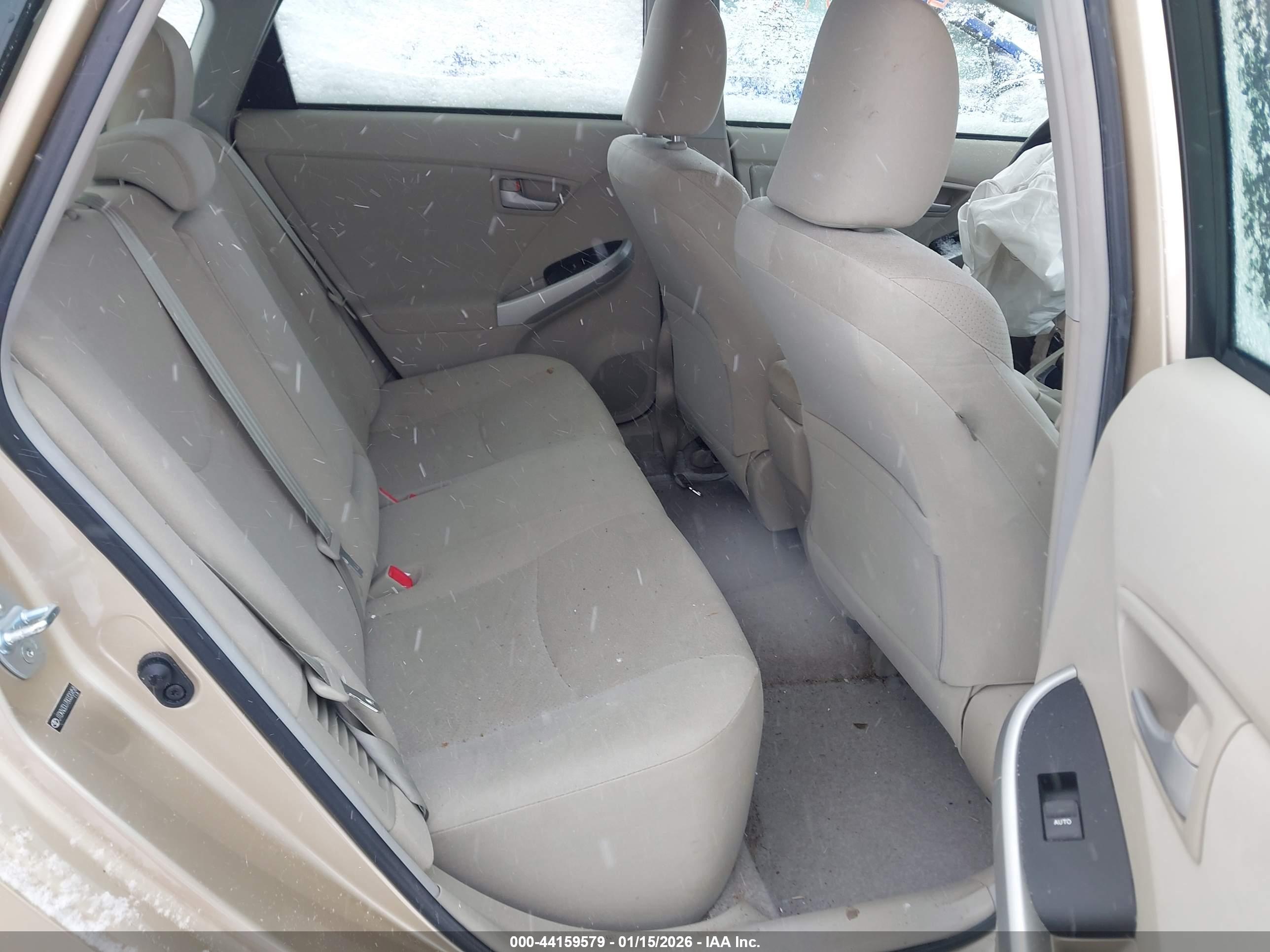 TOYOTA PRIUS image 8