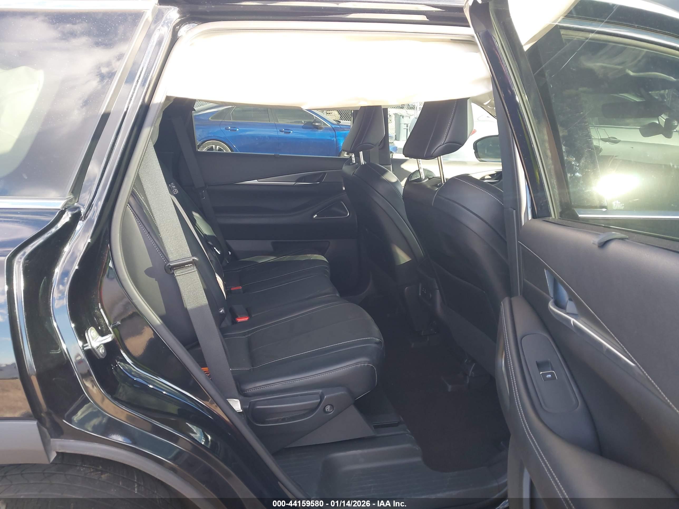INFINITI QX60 image 8