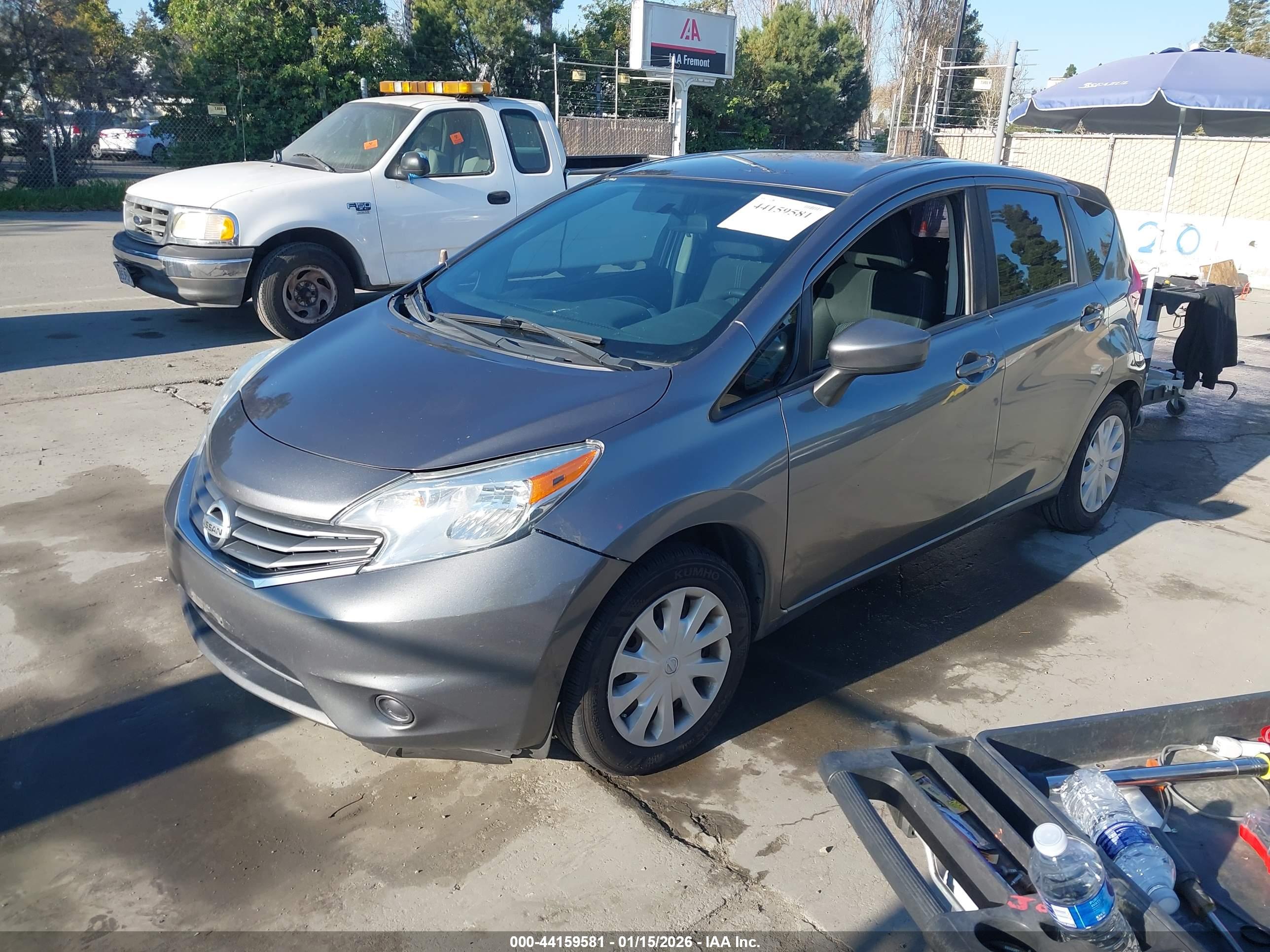 NISSAN VERSA image 2