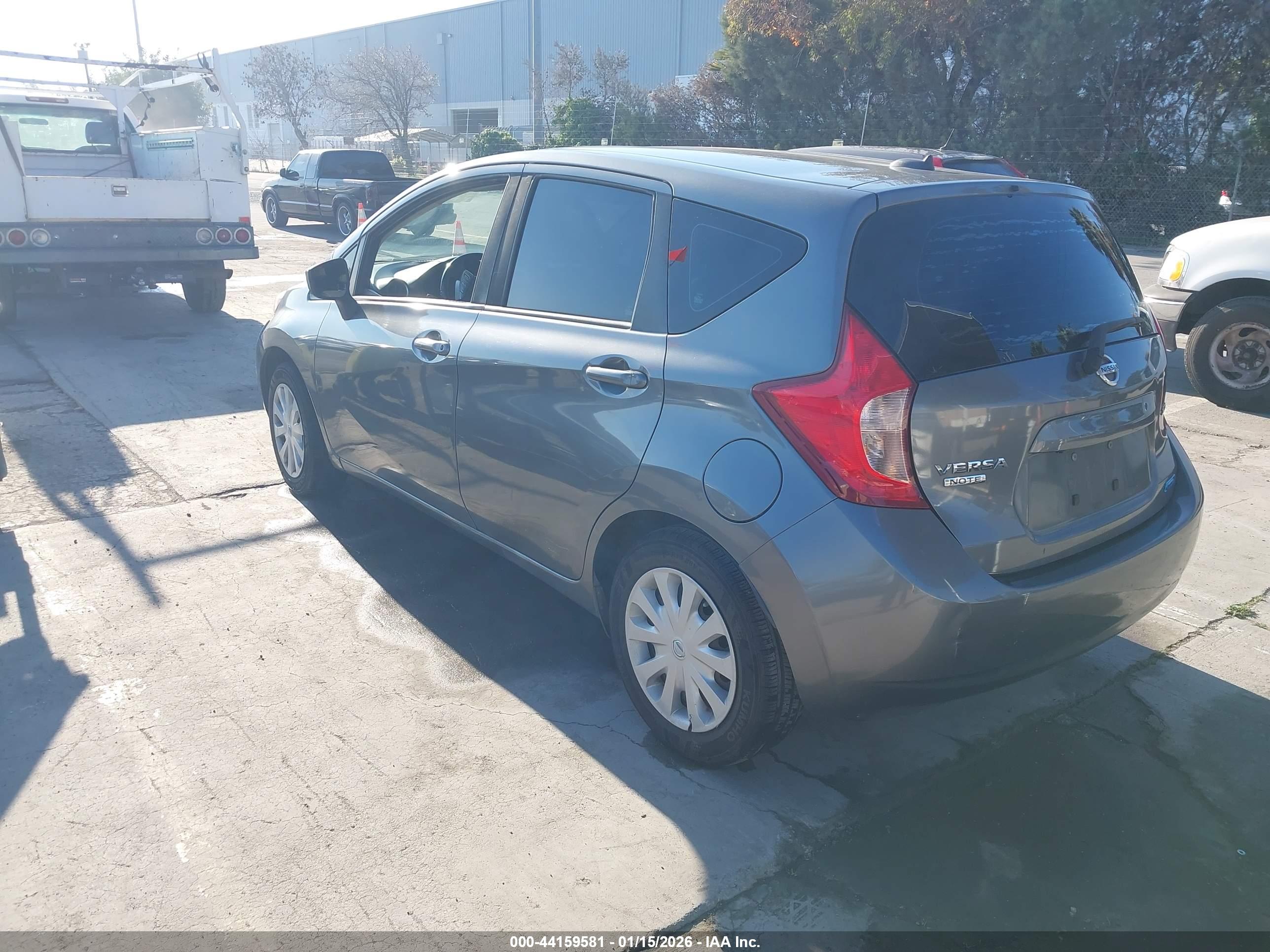 NISSAN VERSA image 3