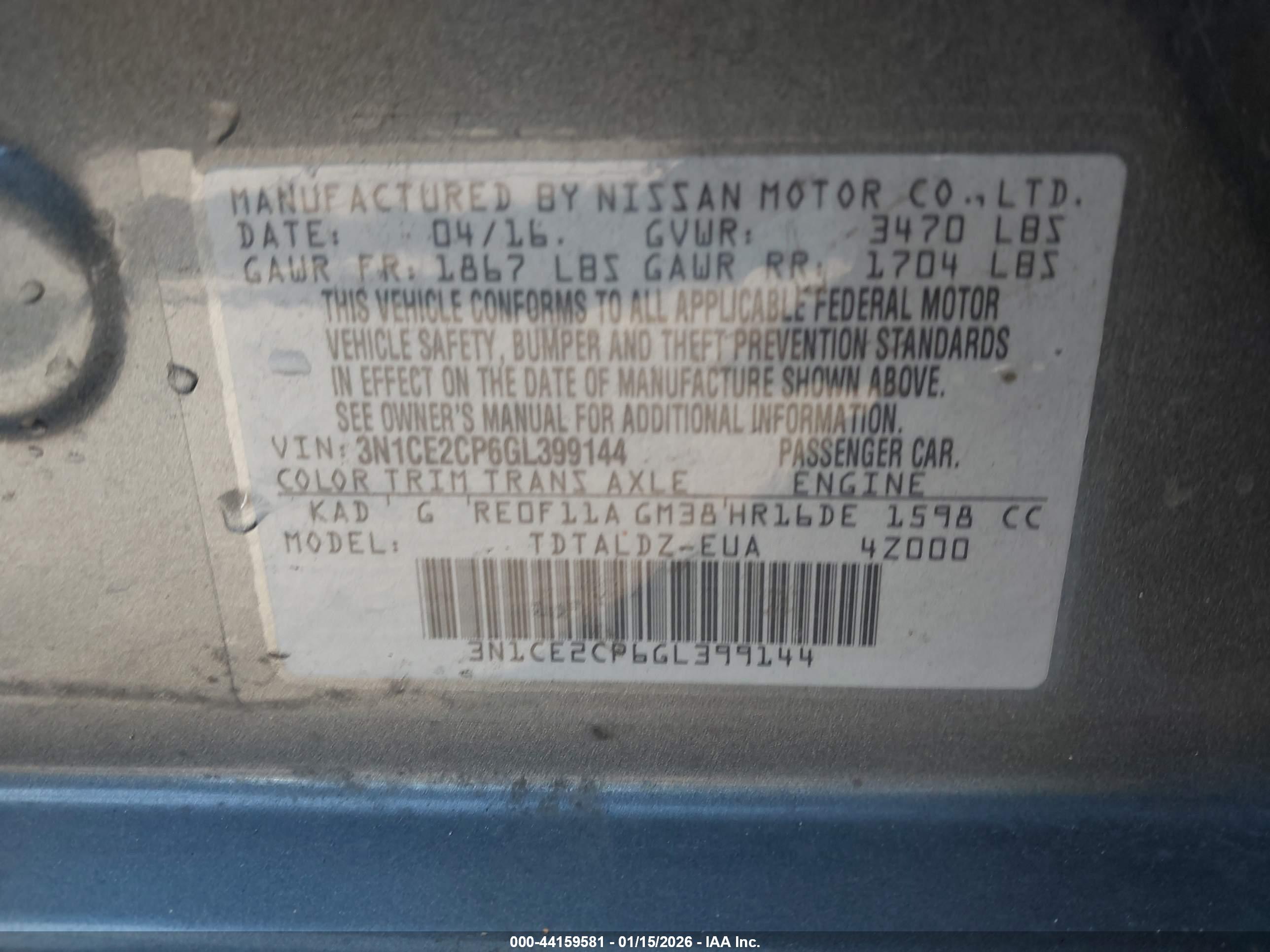 NISSAN VERSA image 9