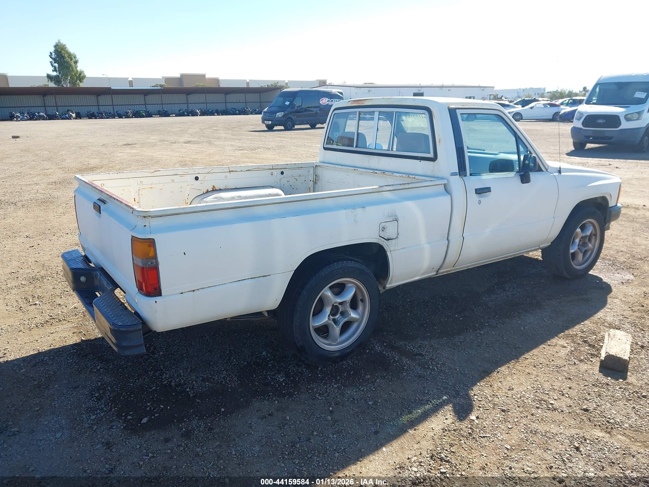 TOYOTA PICKUP image 4