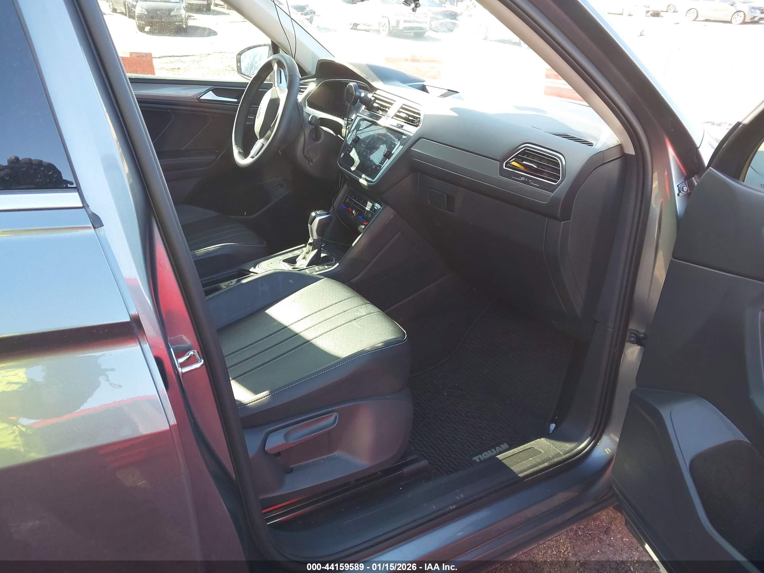 VOLKSWAGEN TIGUAN image 5