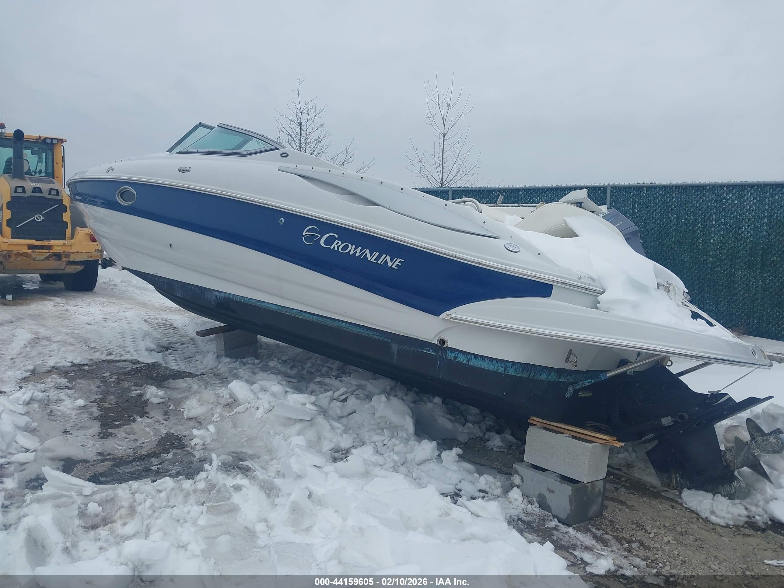 CROWNLINE 25' image 3