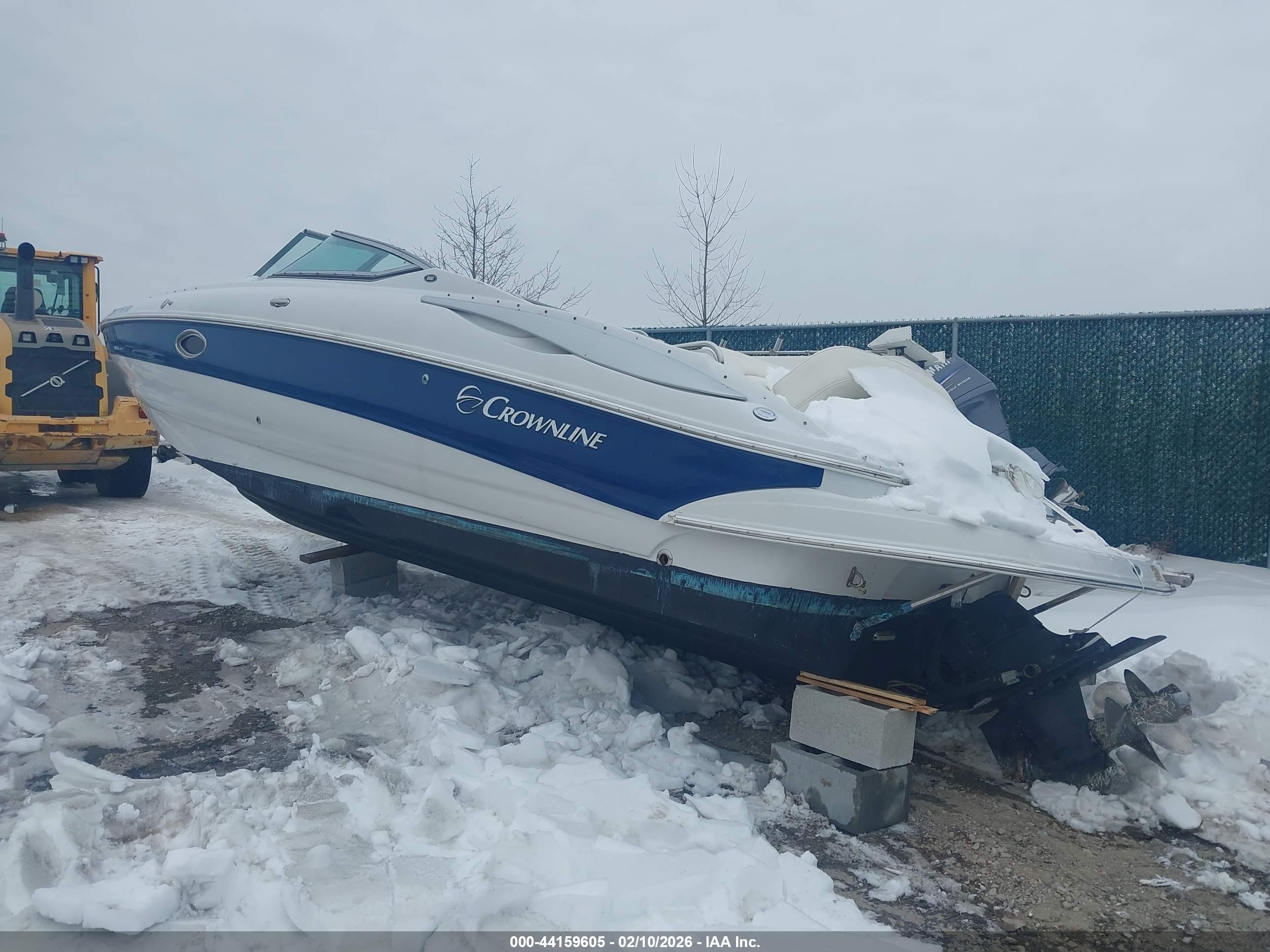 CROWNLINE 25' image 6